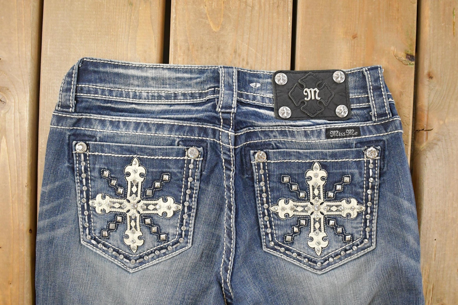 Vintage Deadstock Y2K Miss Me Bedazzled Low Rise Jeans Women's Size 26x31 / Boot Cut Jeans / 2000's Embroidered Contrast Stitched Denim