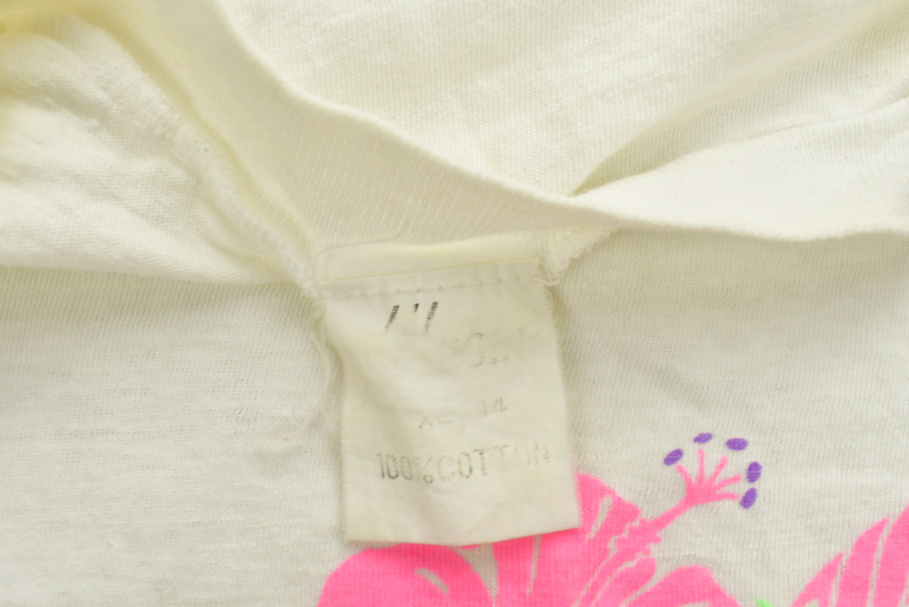 Vintage 1990s Bahamas Floral Graphic T-Shirt