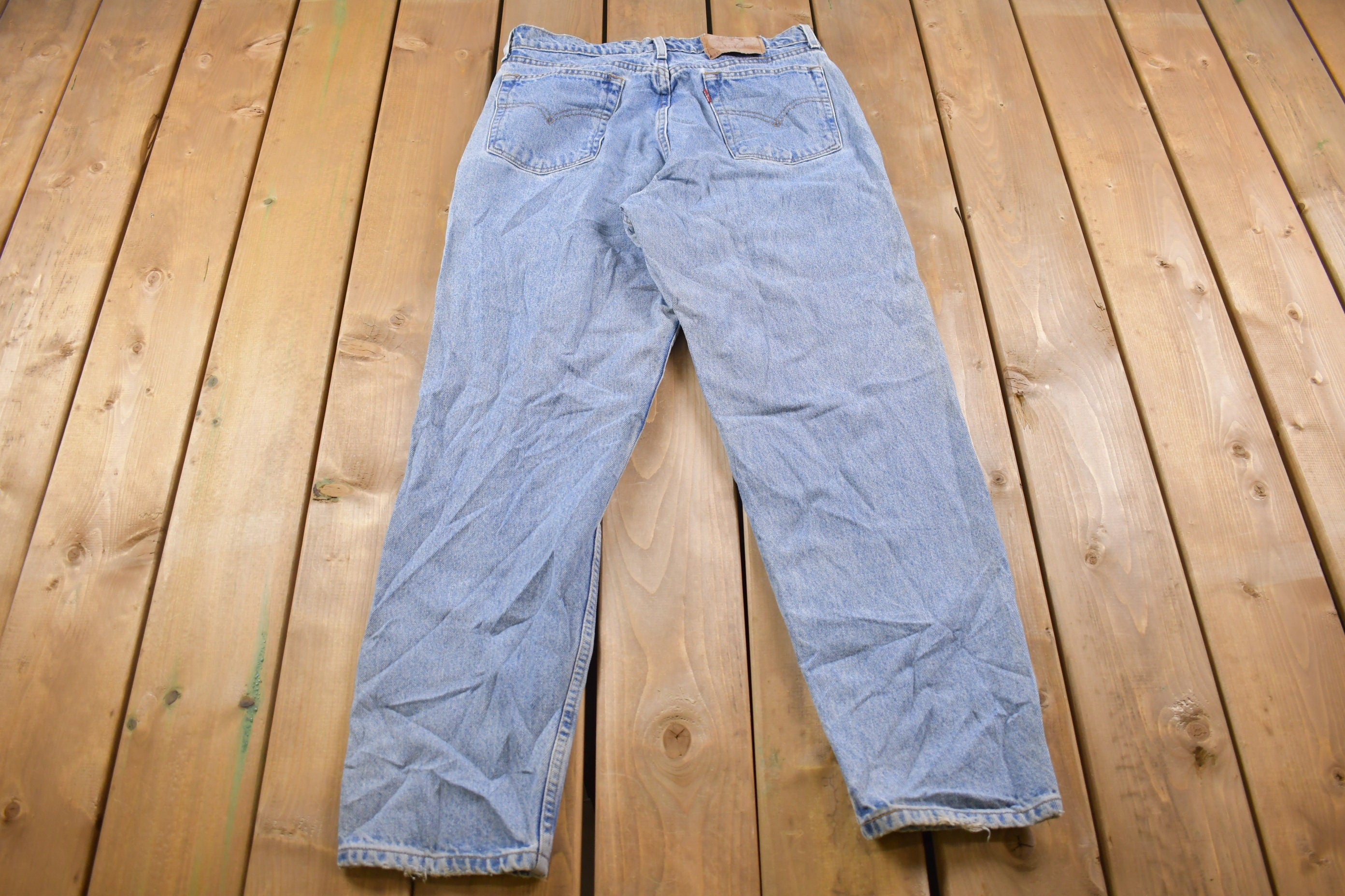 Vintage 1990s Levi's 561 Red Tab Jeans Size 32 x 31