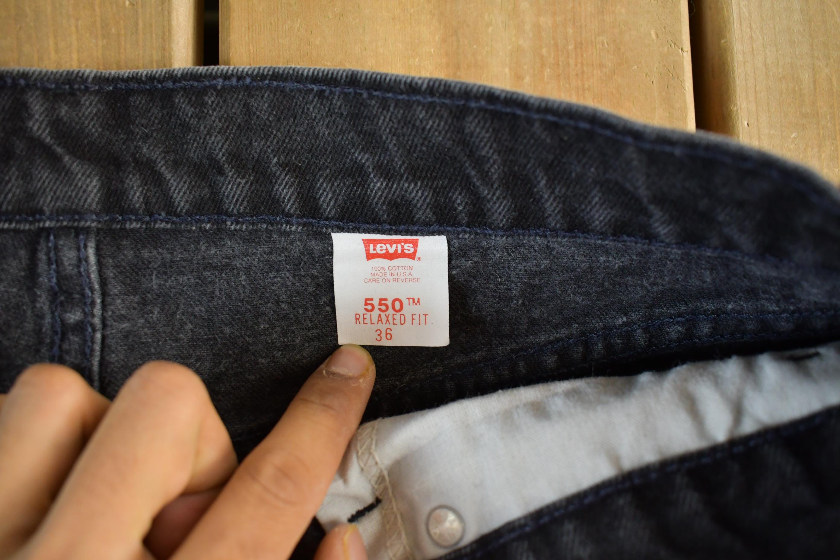 Vintage 1990s Levi's 550 Orange Tab Denim Jean Shorts 34