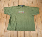 Vintage 1990s Canada Embroidered International Sport Souvenir Travel T Shirt