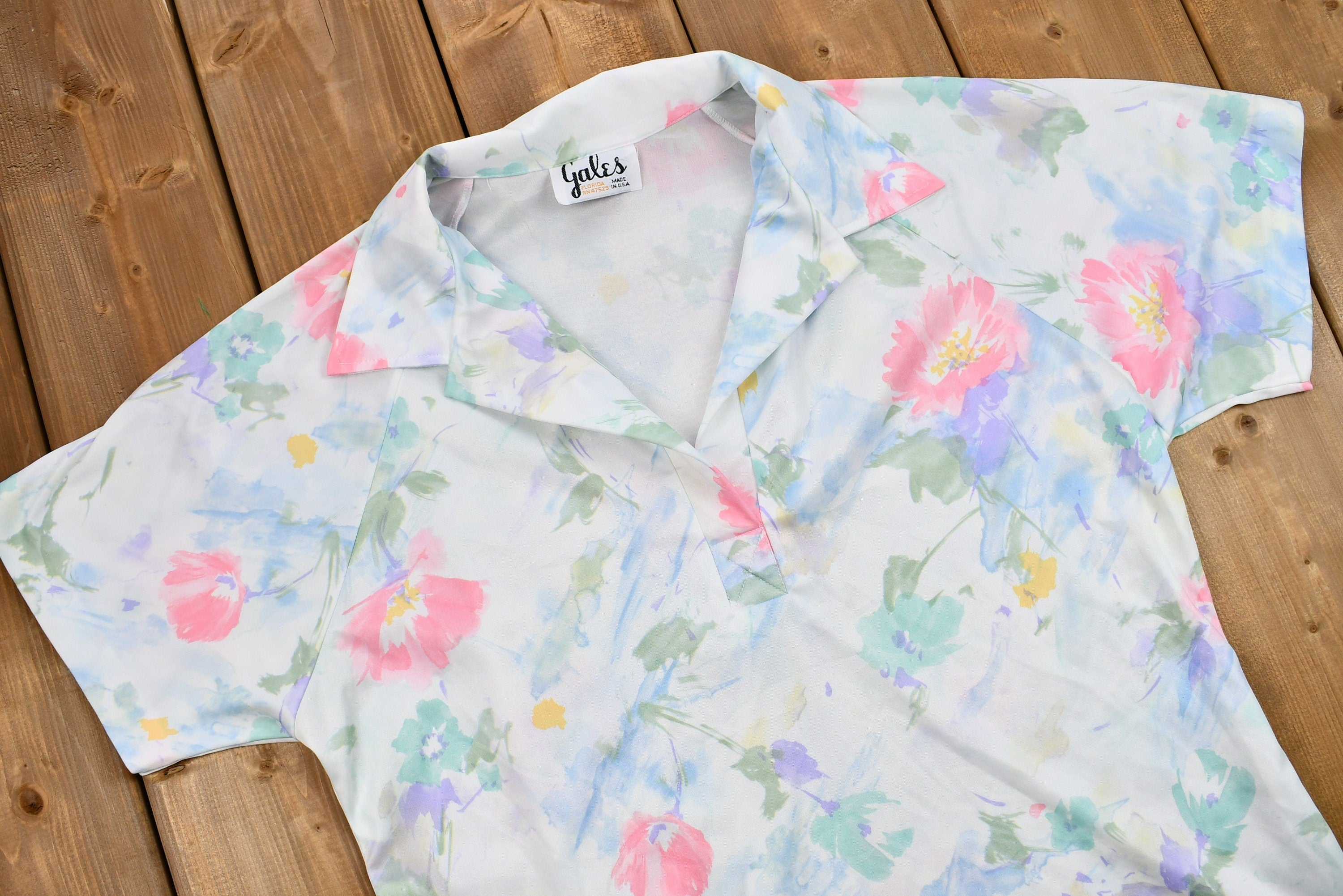 Vintage 1960s Pastel Floral Polyester Short Sleeve Blouse