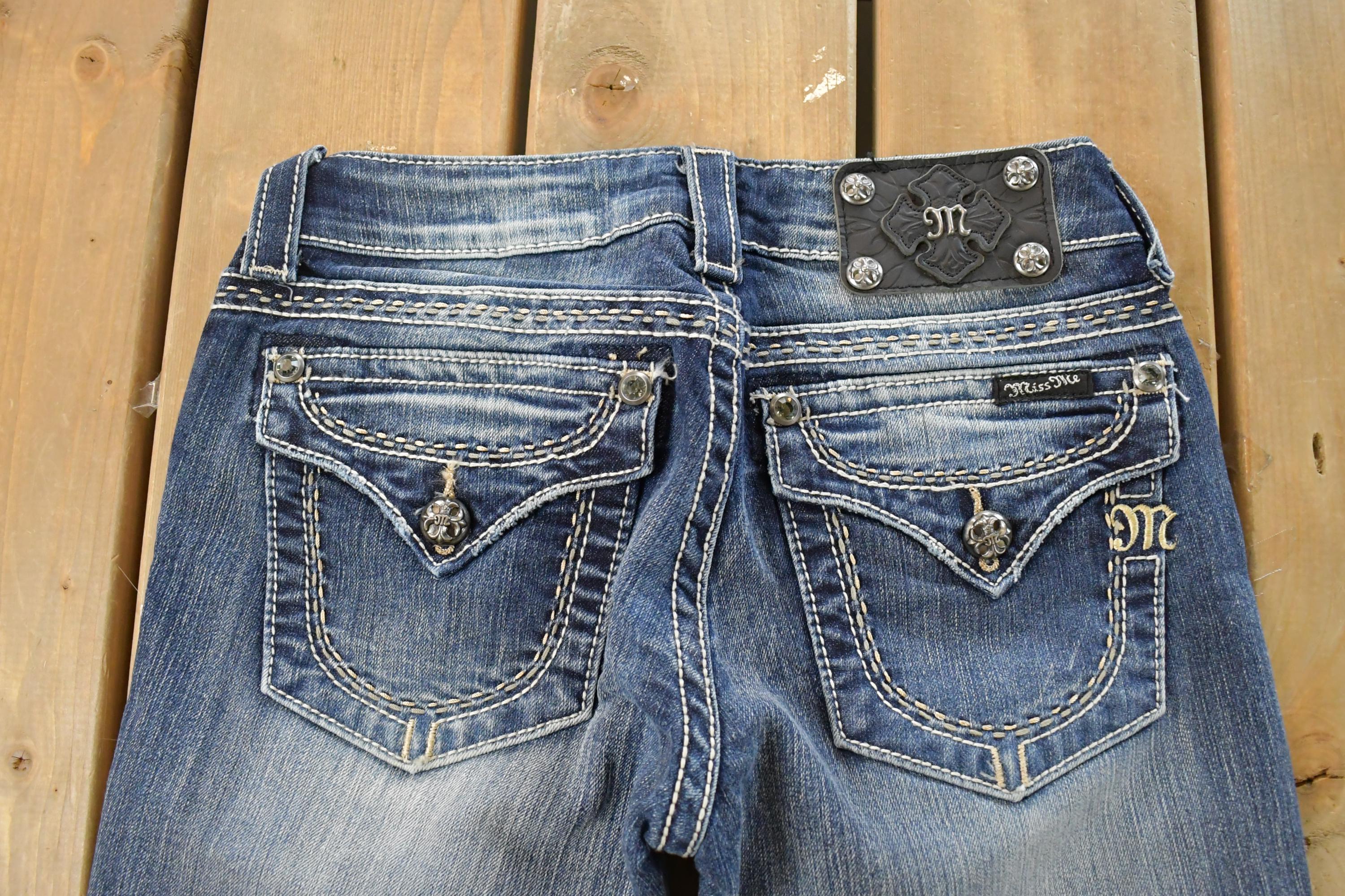 Vintage Y2K Miss Me Bedazzled Low Rise Jeans Women's Size 26x31