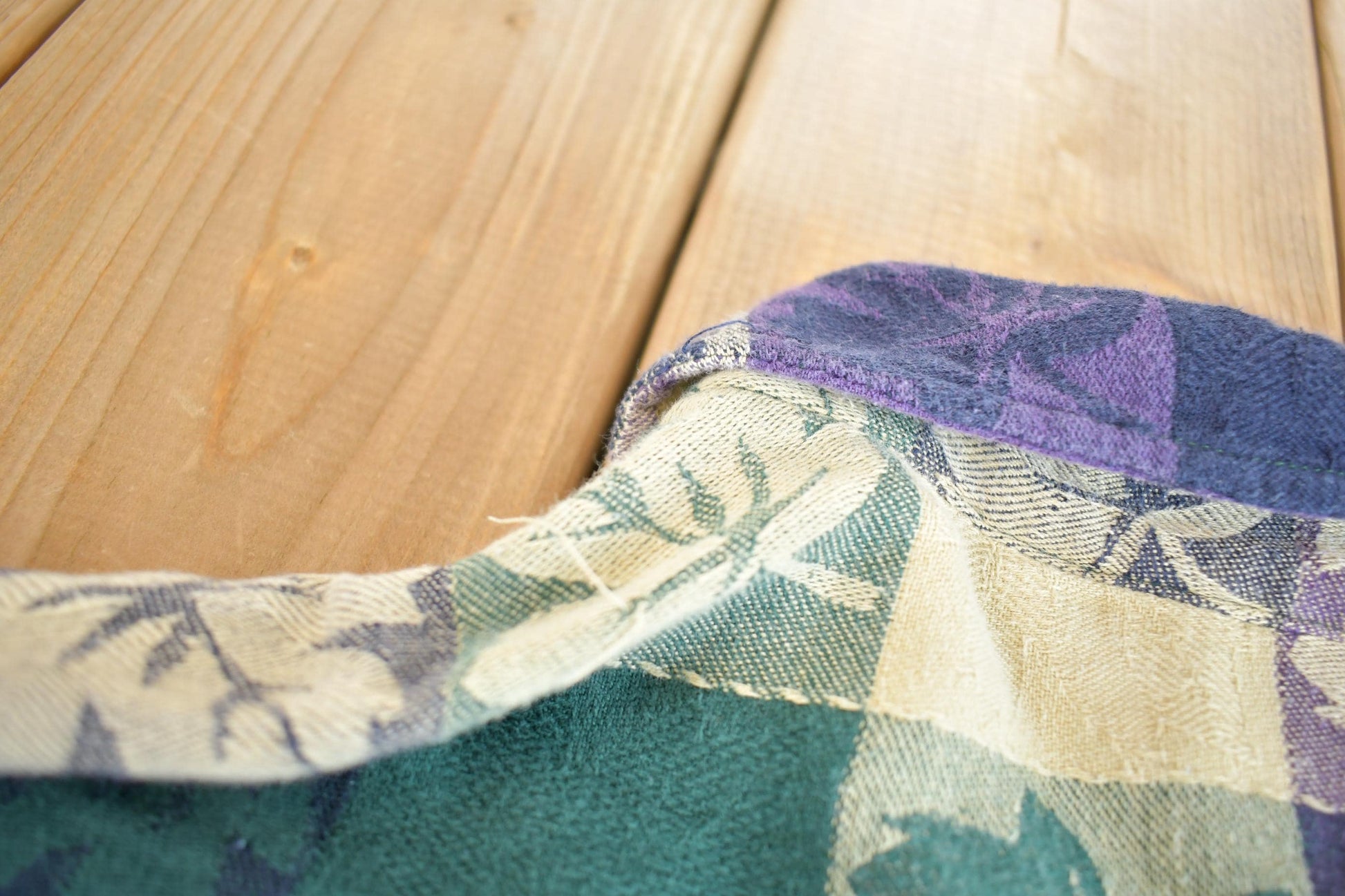 Vintage 1990s Krazy Kat Woman Leaf Patterned Fall Long Sleeve Button Up Shirt