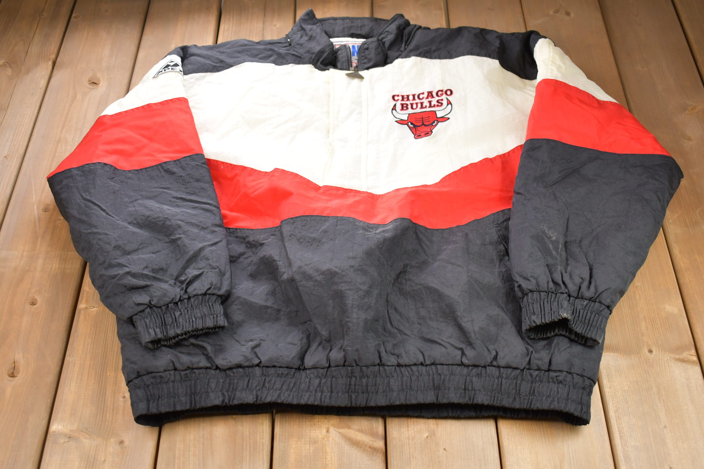 Vintage 1980s Chicago Bulls NBA Apex One Full Zip Puffer Jacket