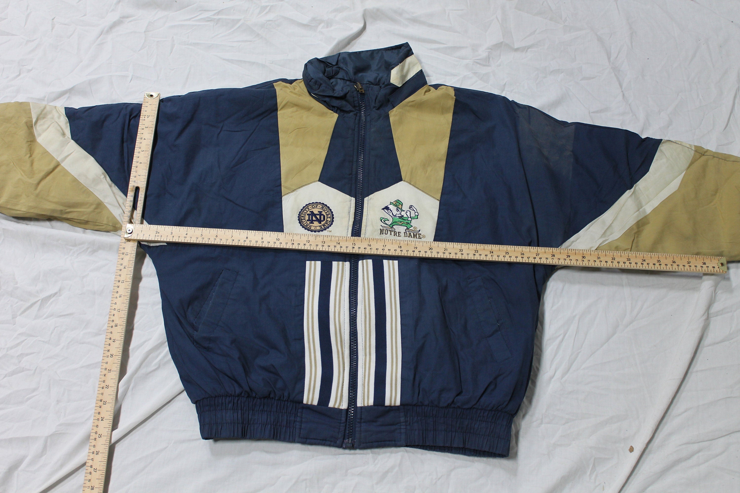 Vintage 1990s University Of Notre Dame Fighting Irish Reversible Pro Player Puffer Jacket