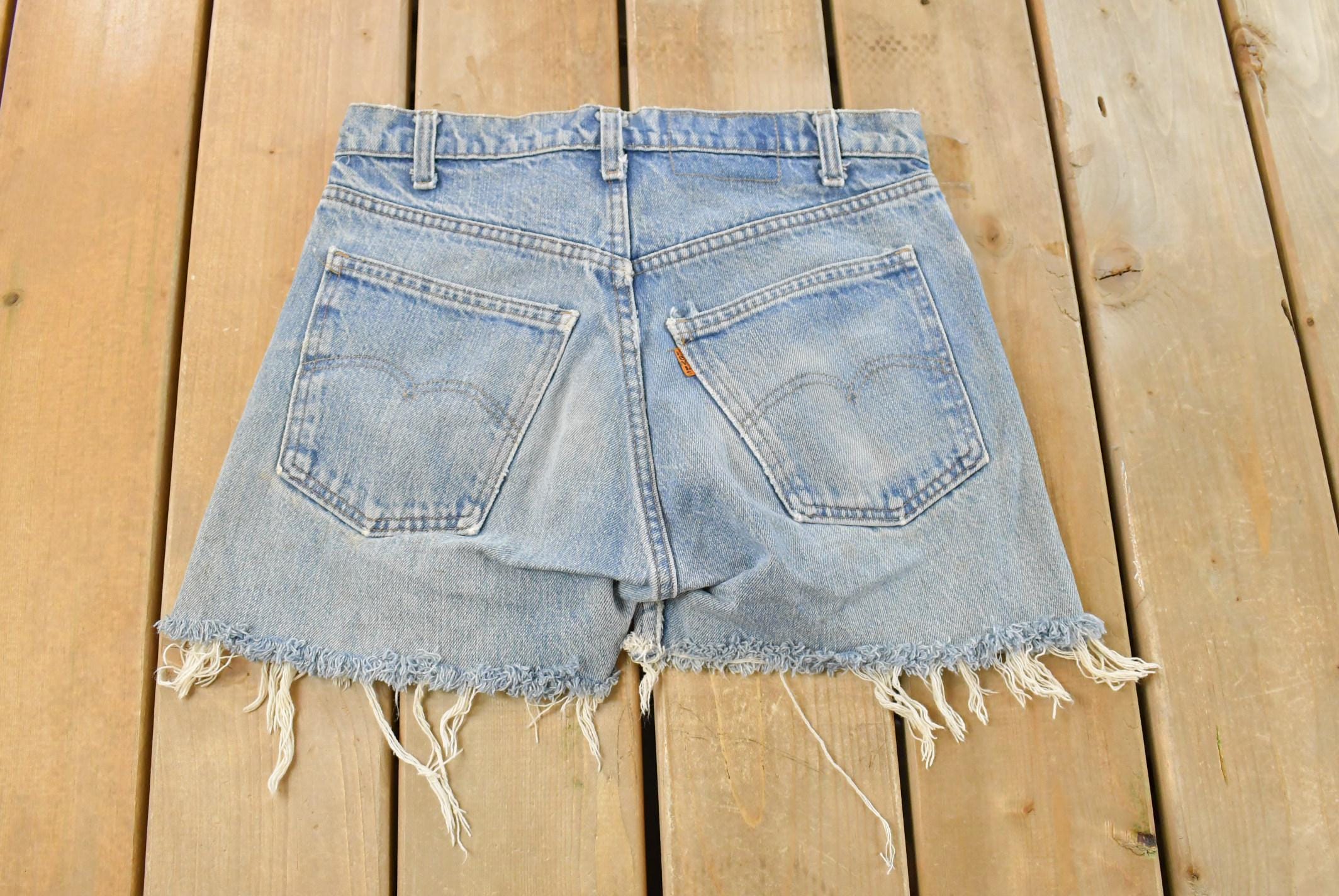 Vintage 1990s Levi's Cut Off Relaxed Fit Jean Shorts Women's 30