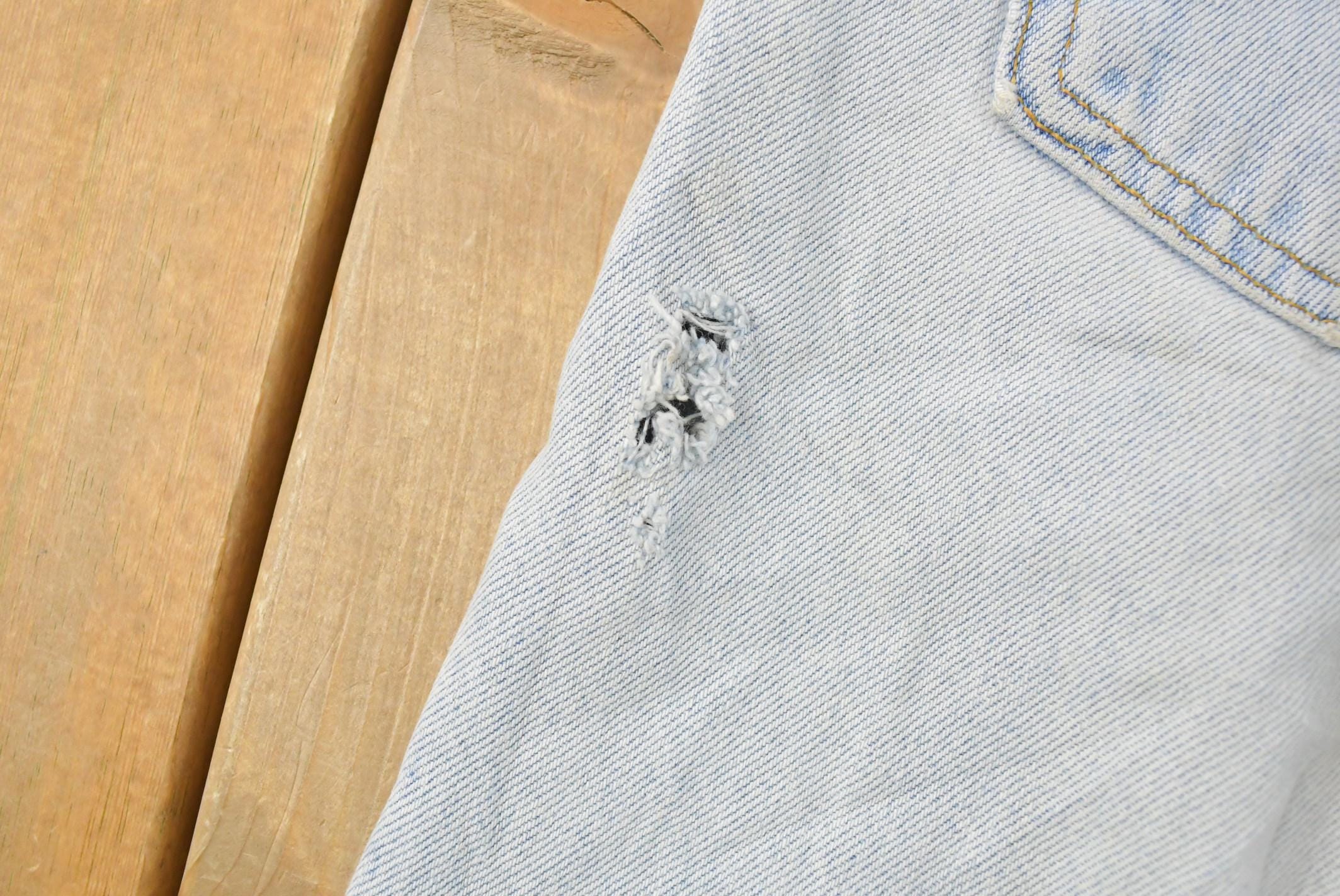 Vintage 1990s Levi's 565 Loose Wide Leg Denim Jeans Women's 28 x 31 / Light Wash / Vintage Denim / Made In USA / 90s Levi's / Distressed