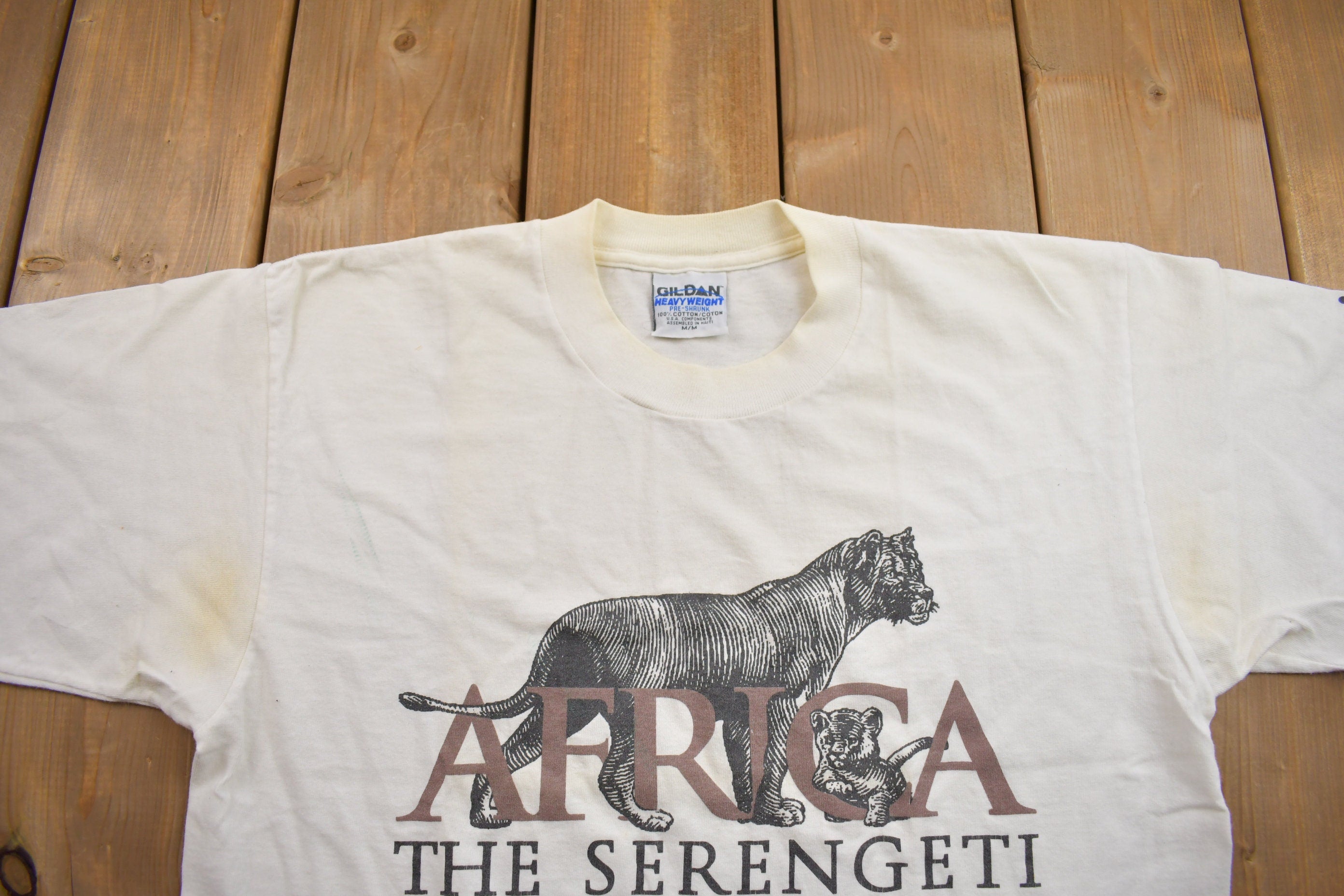 Vintage 1990s Africa "The Serengeti" Graphic T Shirt