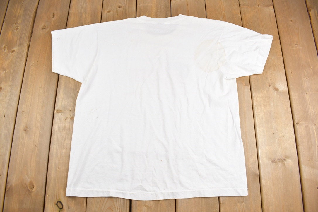 Vintage 1990s DARE America Teaching Kids To Never Take Drugs Graphic T-Shirt