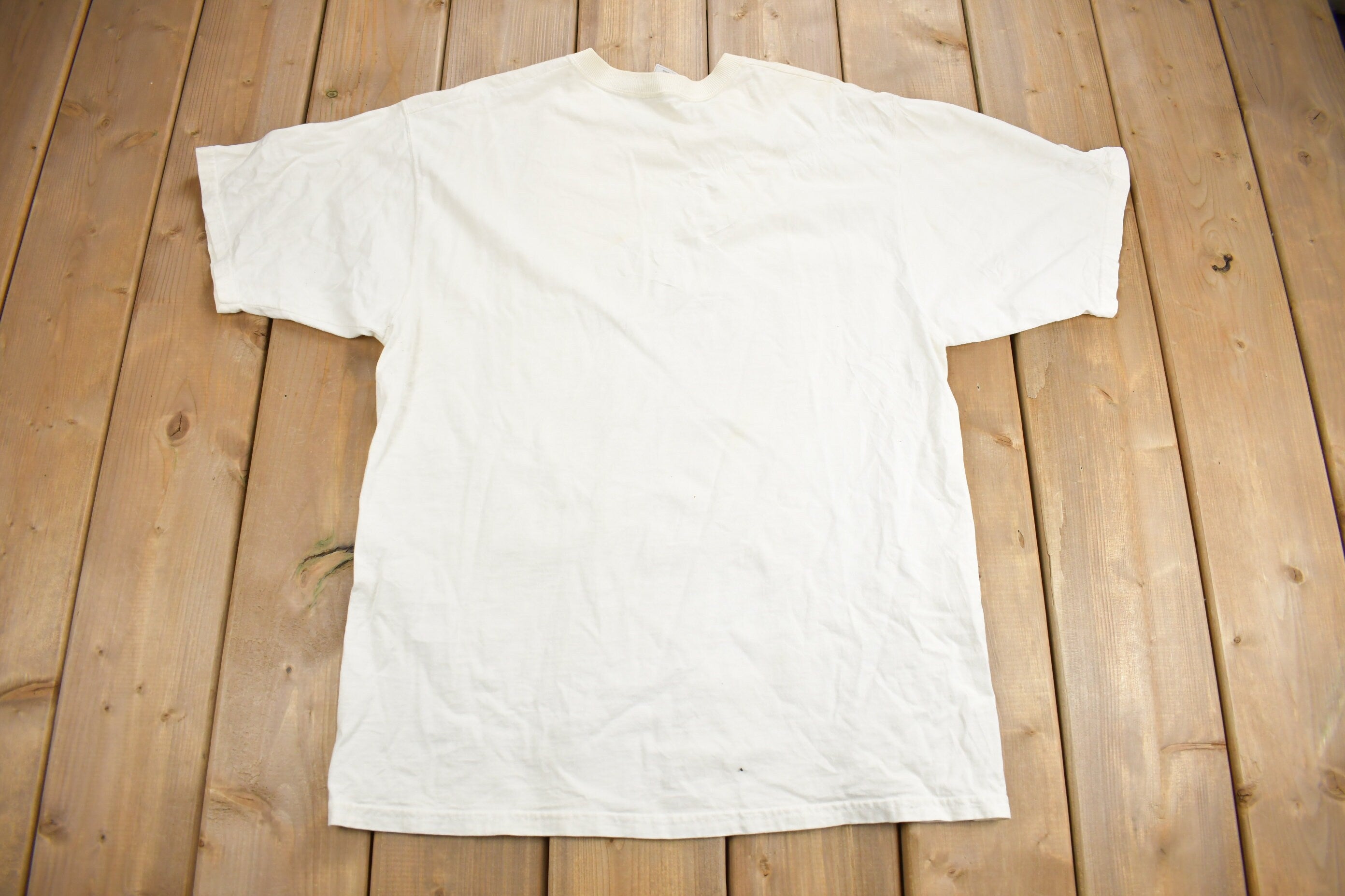 Vintage 1990s Yin Yang Dolphin Graphic T Shirt