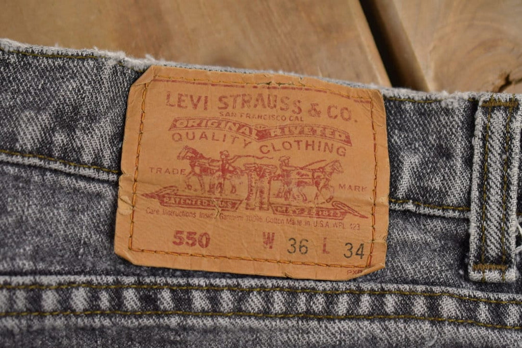 Vintage 1990s Levi's 550 Red Tab Relaxed Fit Jeans Size 33 x 32.5