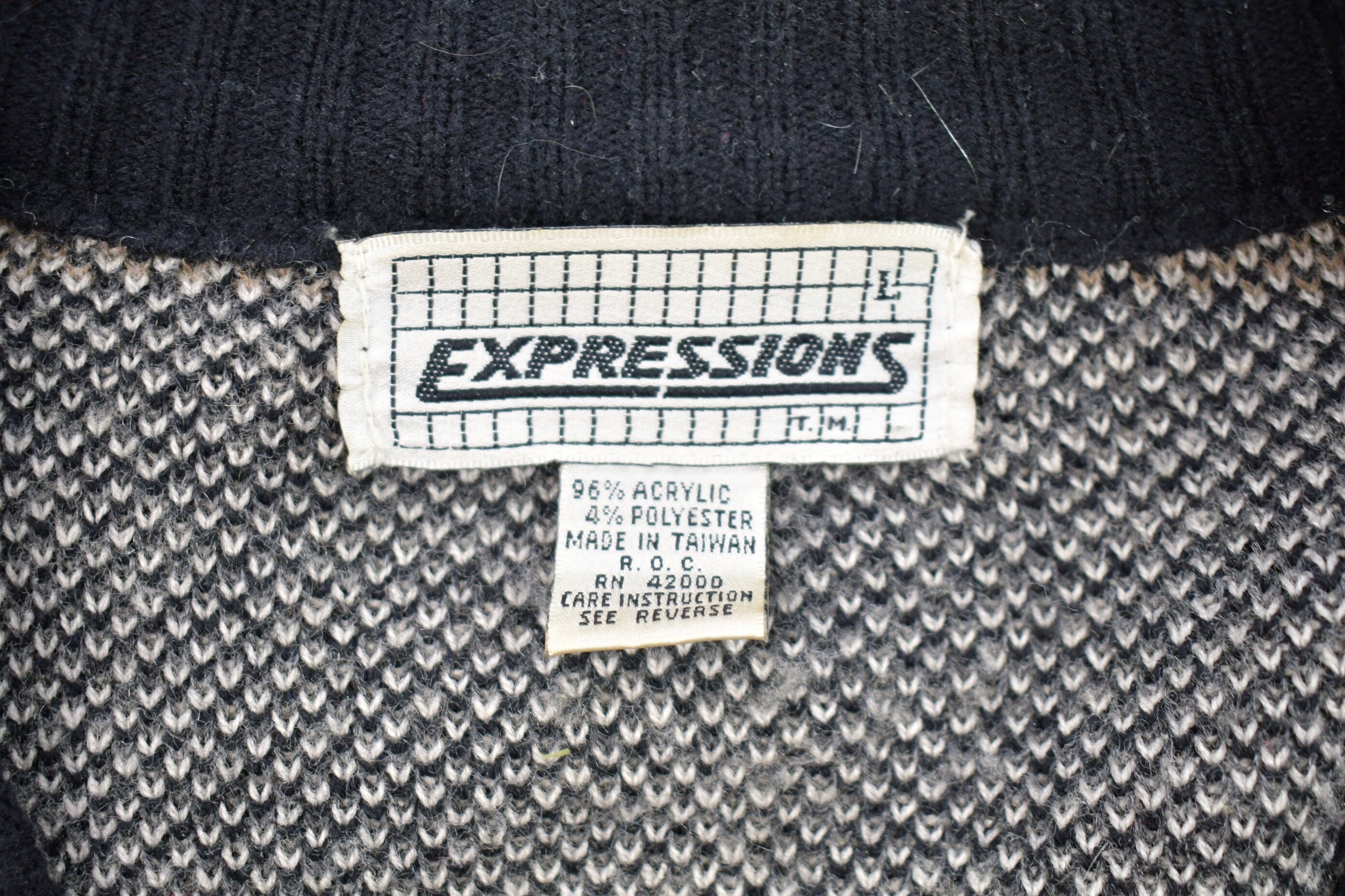 Vintage 1980s Expressions Abstract Knitted Cardigan Sweater