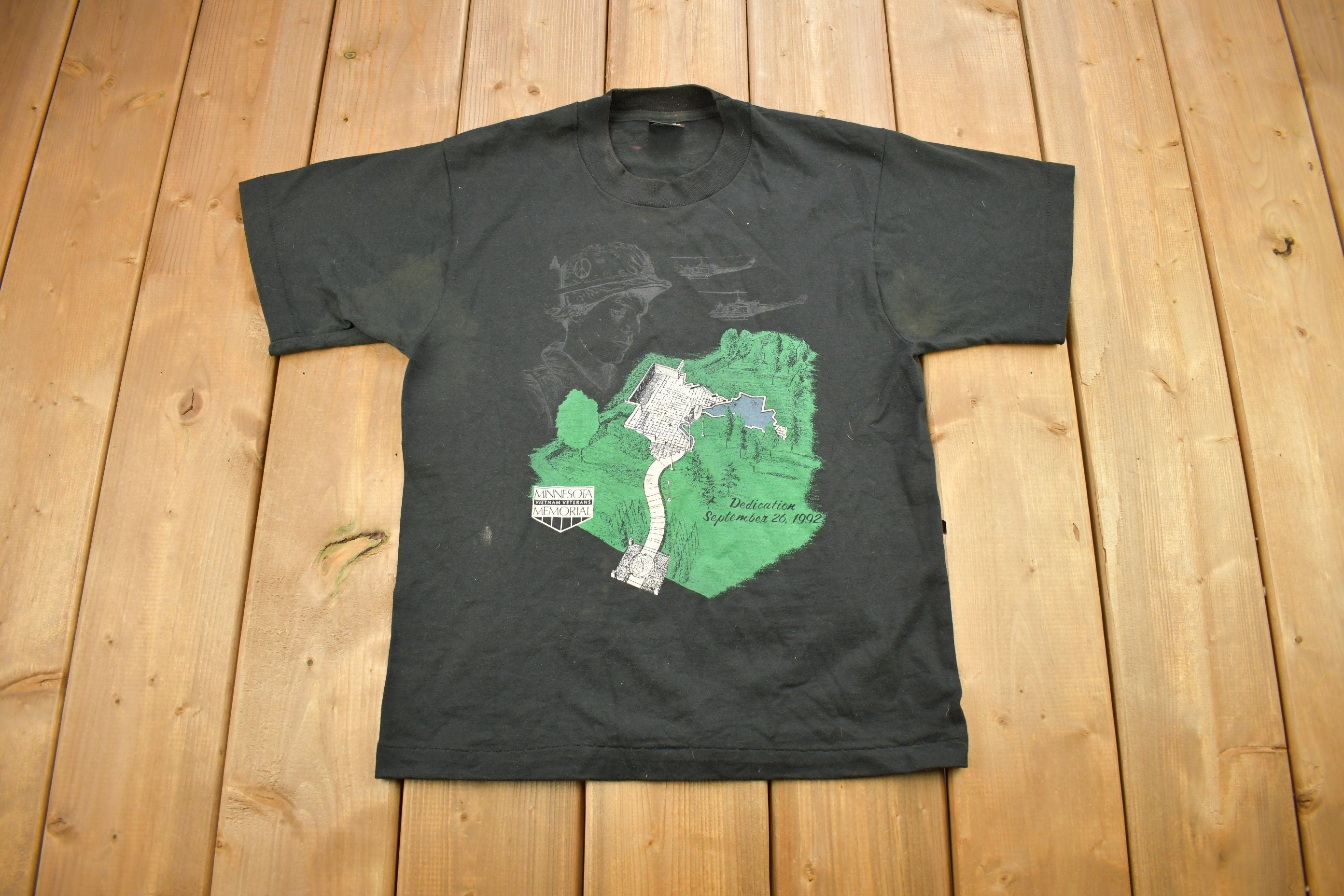 Vintage 1992 Minnesota Vietnam War Veterans Memorial Graphic T Shirt