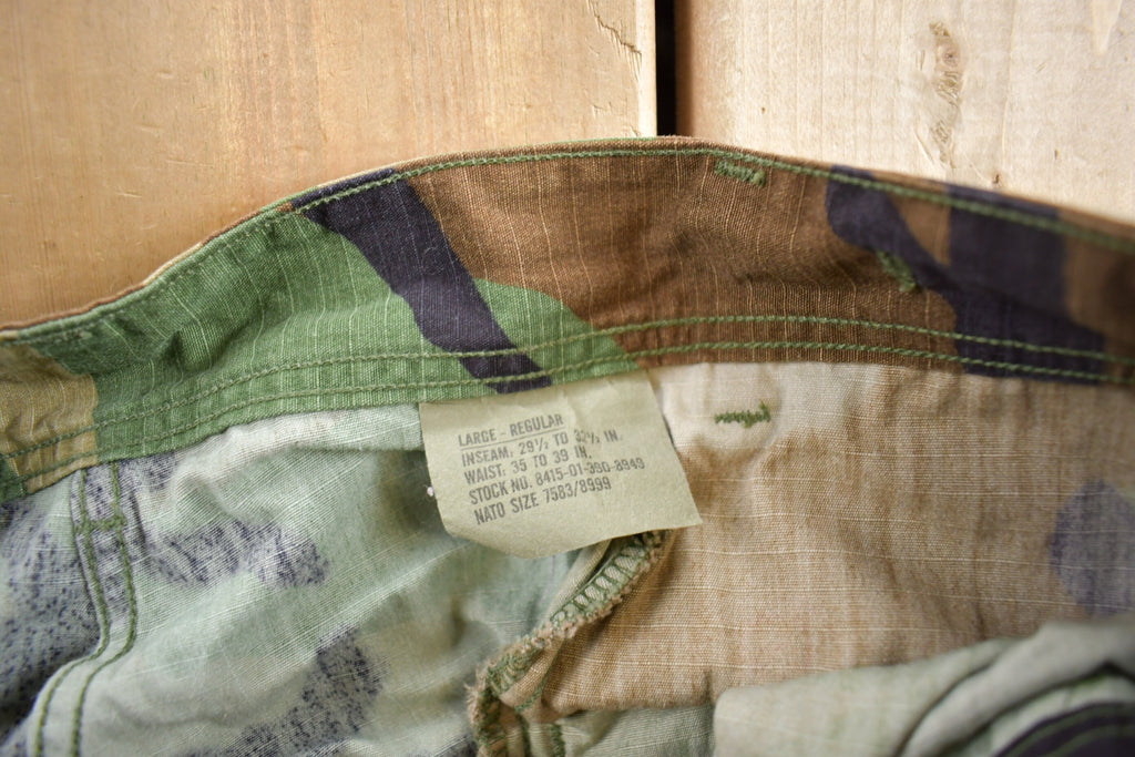 Vintage 1990s Army Woodland Camouflage Cargo Pants Size 32x36