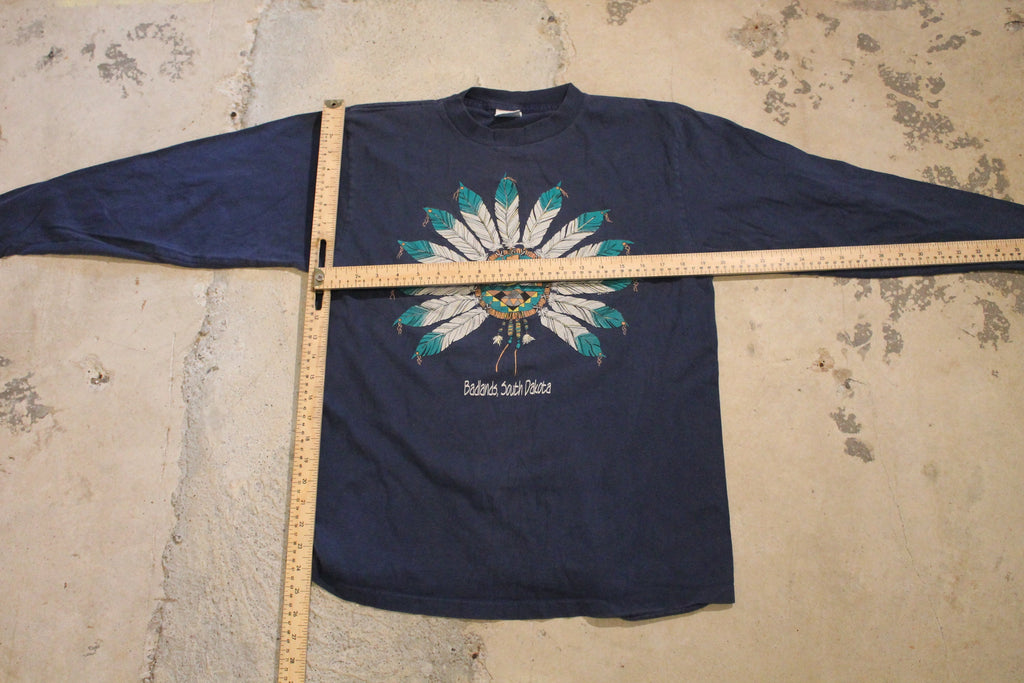 Vintage Badlands South Dakota Long Sleeve Souvenir T Shirt Graphic / Dream Catcher / Feathers Print / 80s / 90s / Made In USA
