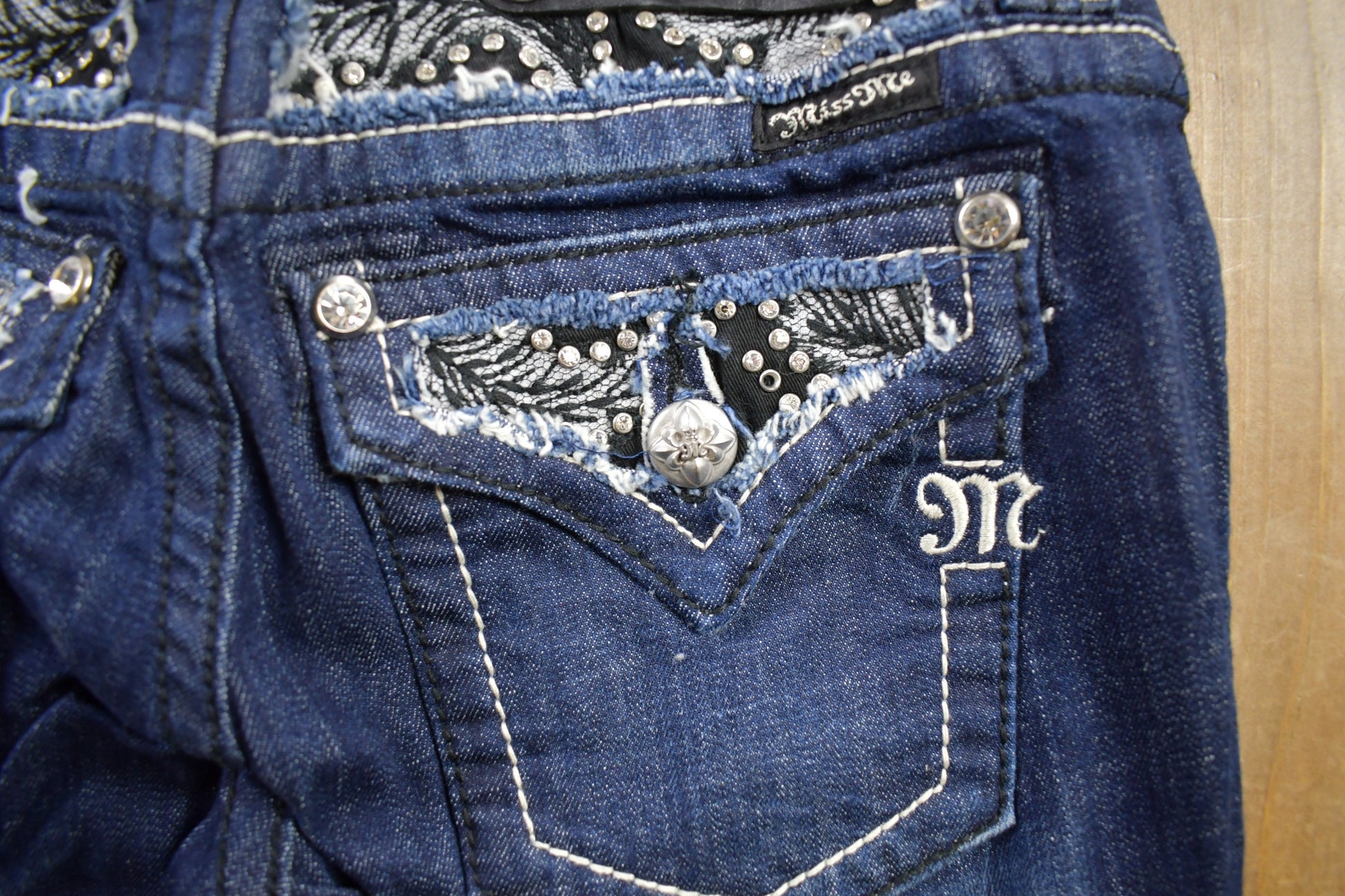 Vintage Y2K Miss Me Bedazzled Low Rise Jeans Size 26x33