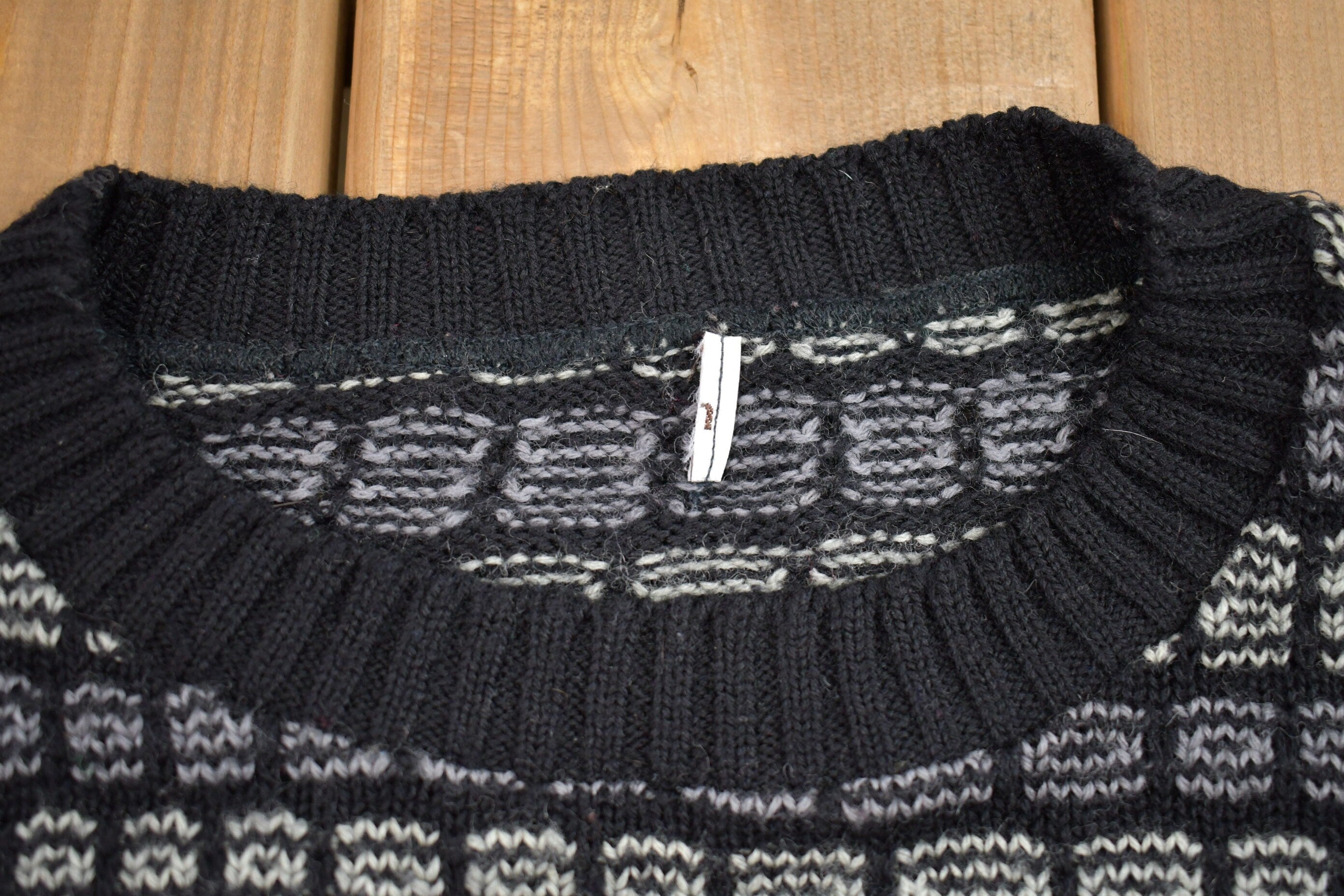 Vintage 1990s Abstract Knitted Sweater /