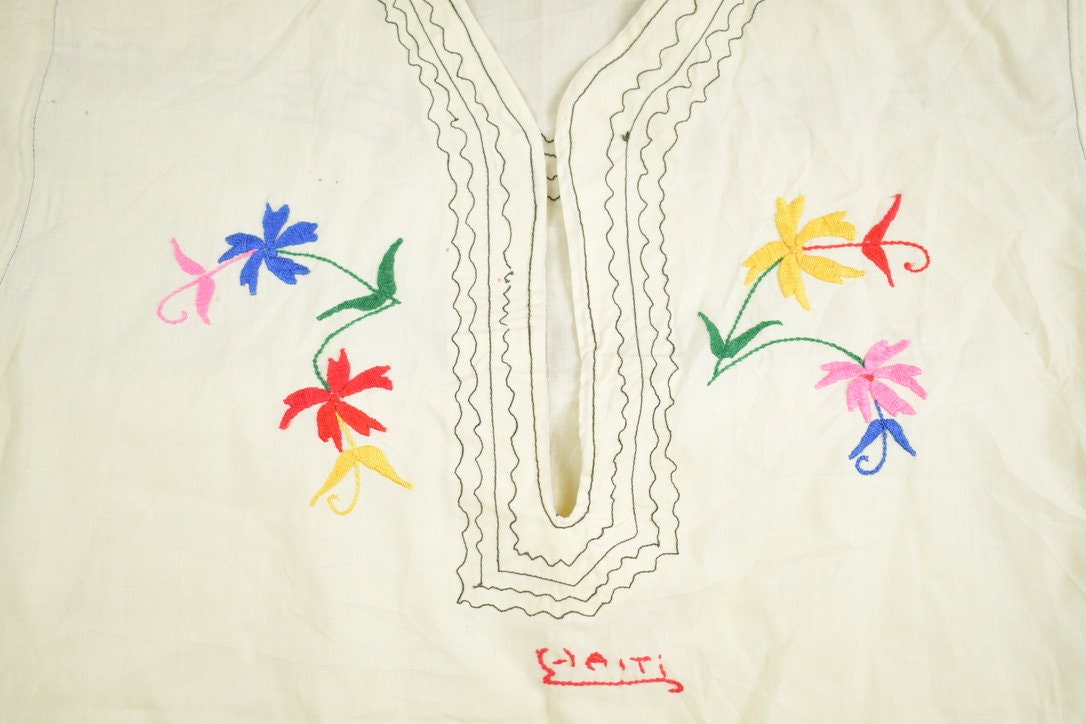 Vintage 1950s Haiti Hand Embroidered Shirt / True Vintage / Retro Style / Hand Stitched / 50s / 60s / 70s