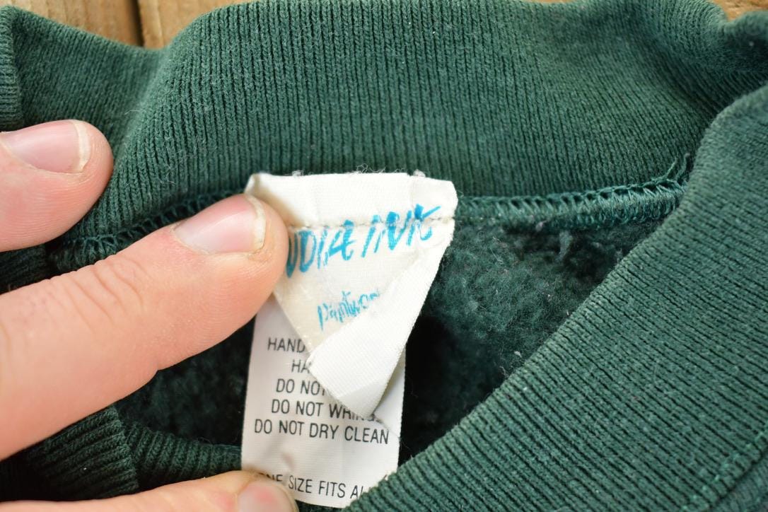 Vintage 1990s Christmas Teddy Bear Souvenir Crewneck Sweatshirt Made In USA / 90s Crewneck / Souvenir Sweater / Streetwear / Travel