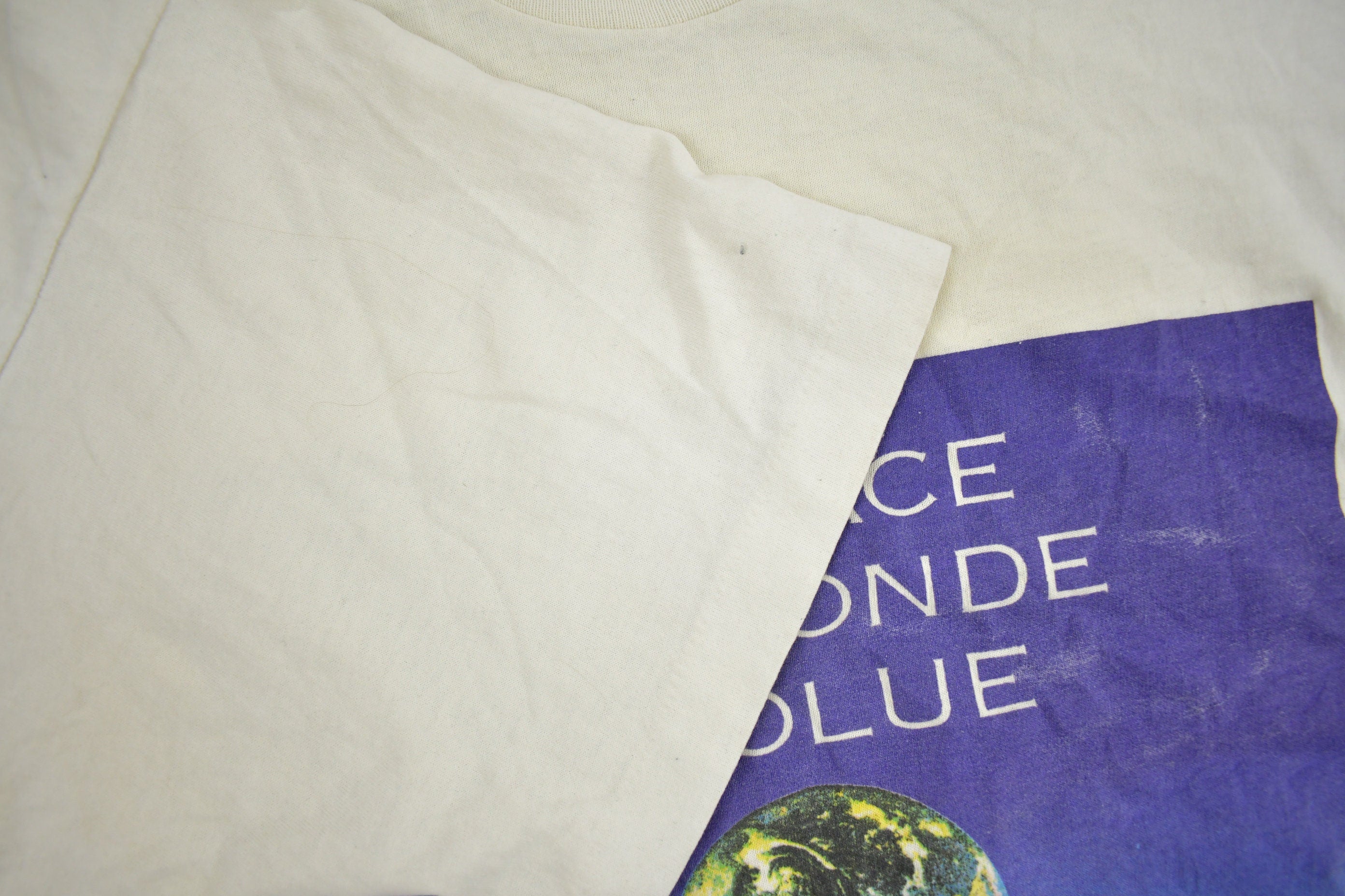 Vintage 1990s La Face Du Monde Évolue Technilab Graphic T Shirt