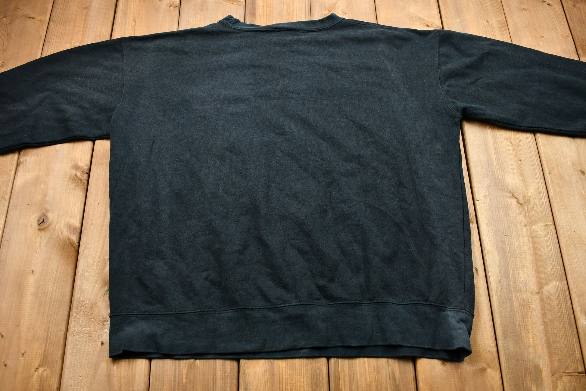 Vintage 1990s Distressed Bald Eagle Crewneck / 90s Crewneck / Conservation / Vintage Sweatshirt / American Sportswear / Pullover Sweatshirt