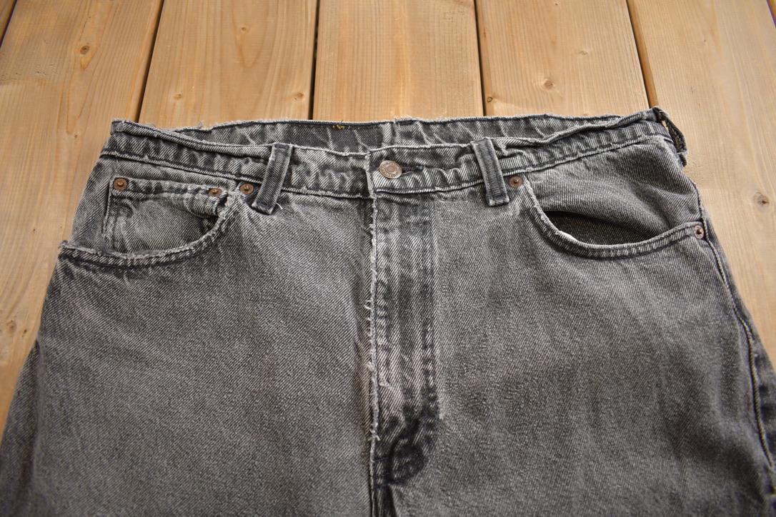 Vintage 1990s Levi's 550 Relaxed Fit Jeans Made In Canada Size 36x34