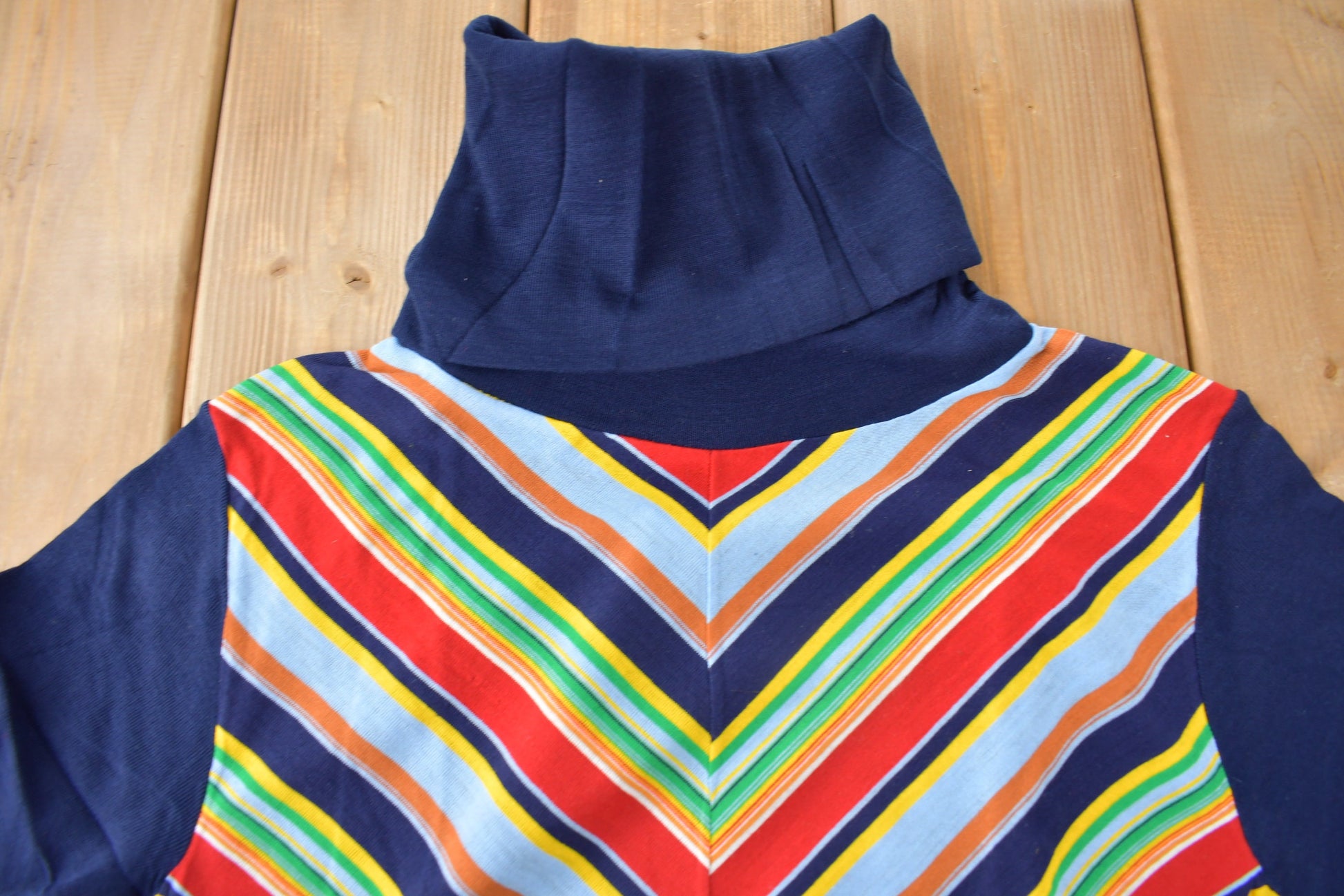 True Vintage 1960s Deadstock Helen Sue Long Sleeve Turtleneck Psychedelic Acyrlic Blouse Knit Sport Top