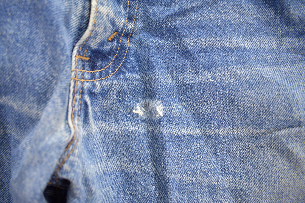 Vintage 1990s Levi's 550 Relaxed Fit Medium Wash Jeans Size 36 x 29.5