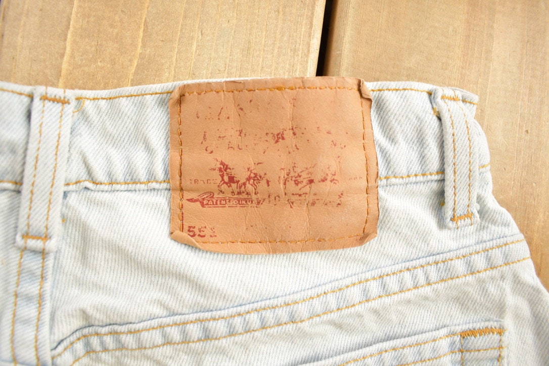 Vintage 1990s Levi 551 Red Tab Jeans Size 29 x 31