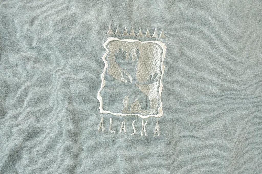 Vintage 1990s Alaska Moose Embroidered Souvenir T-Shirt