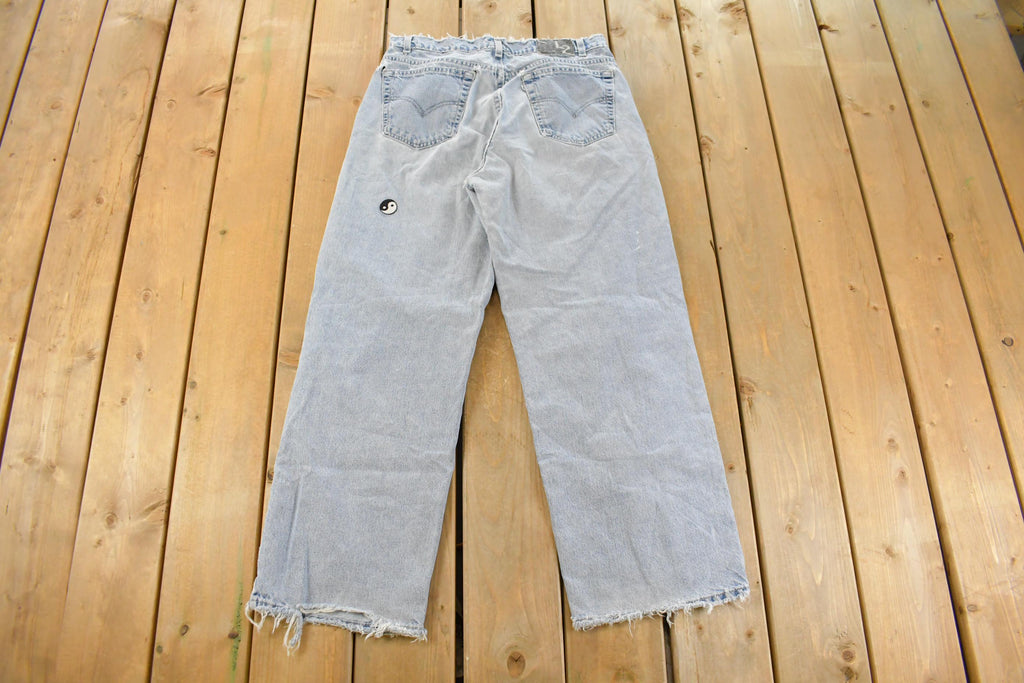 Vintage 1990s Levi's Distressed Relaxed Fit Denim Jeans Men's 32 x 29