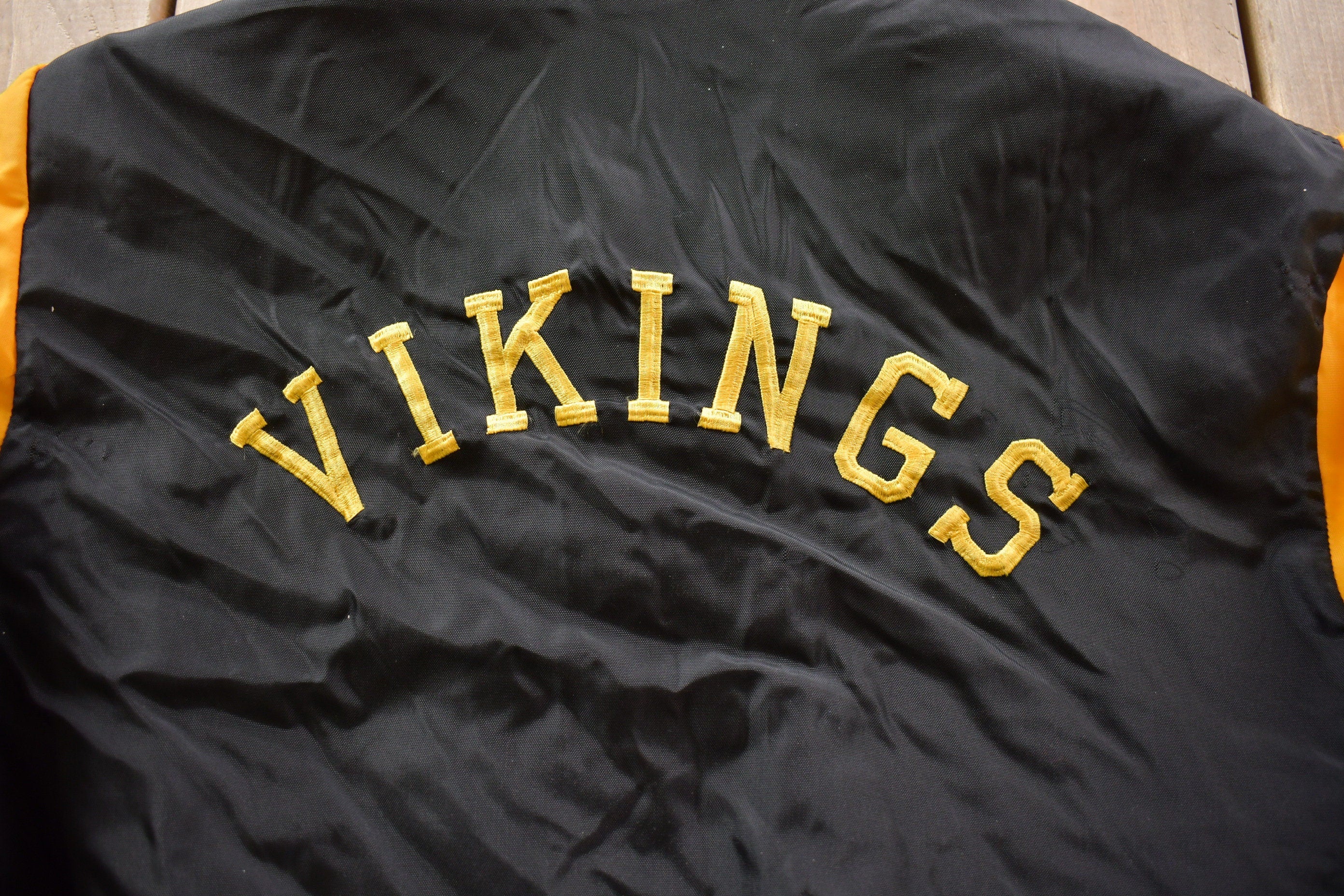 Vintage 1970 Embroidered Vikings Football Bomber Bomber Jacket