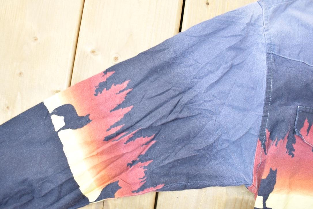 Vintage 1990s Wrangler All Over Print Wolf Theme Full Button Up