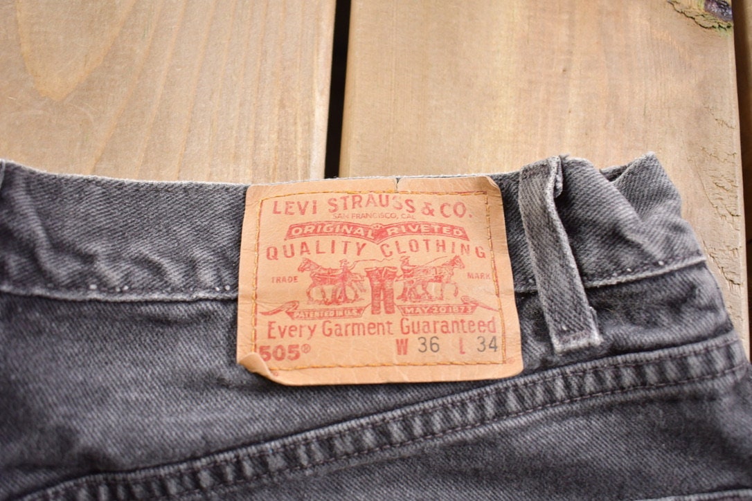 Vintage 1990s Levi's 505 Red Tab Jeans Size 34 x 31.5 / Vintage Denim / Streetwear / Jeans / Essentials / Vintage Levi's