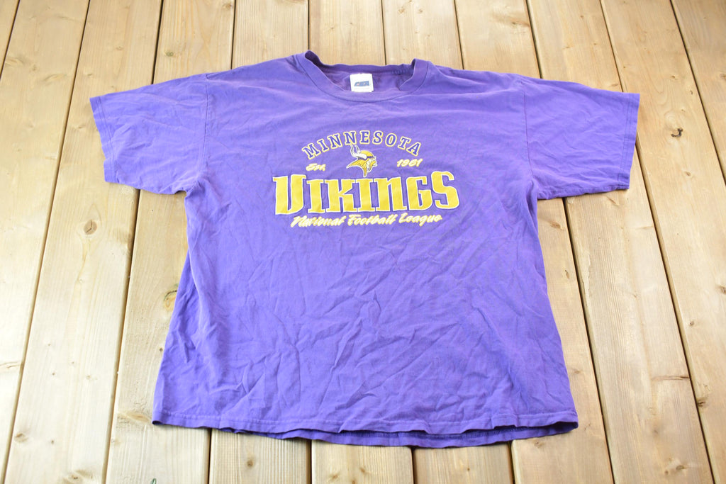 Vintage 1990s NFL Football Graphic T-Shirt