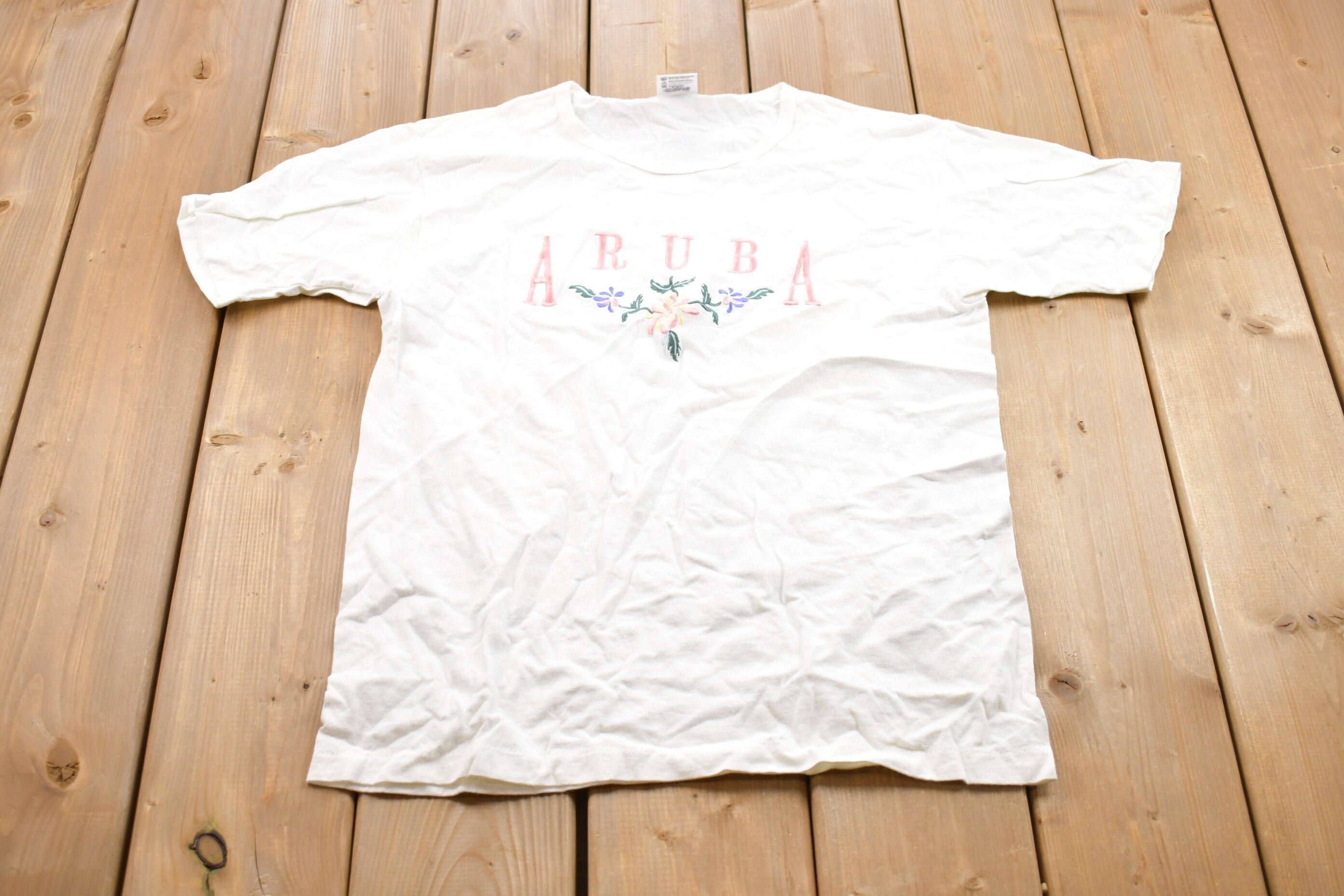 Vintage 1990s Aruba Embroidered Graphic T-Shirt