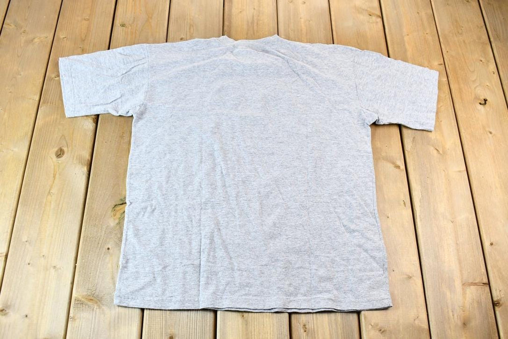 Vintage 1990s Toronto Ontario Canada Tartan Style Wildlife Graphic T-Shirt  Made In Canada  Canadiana Vintage