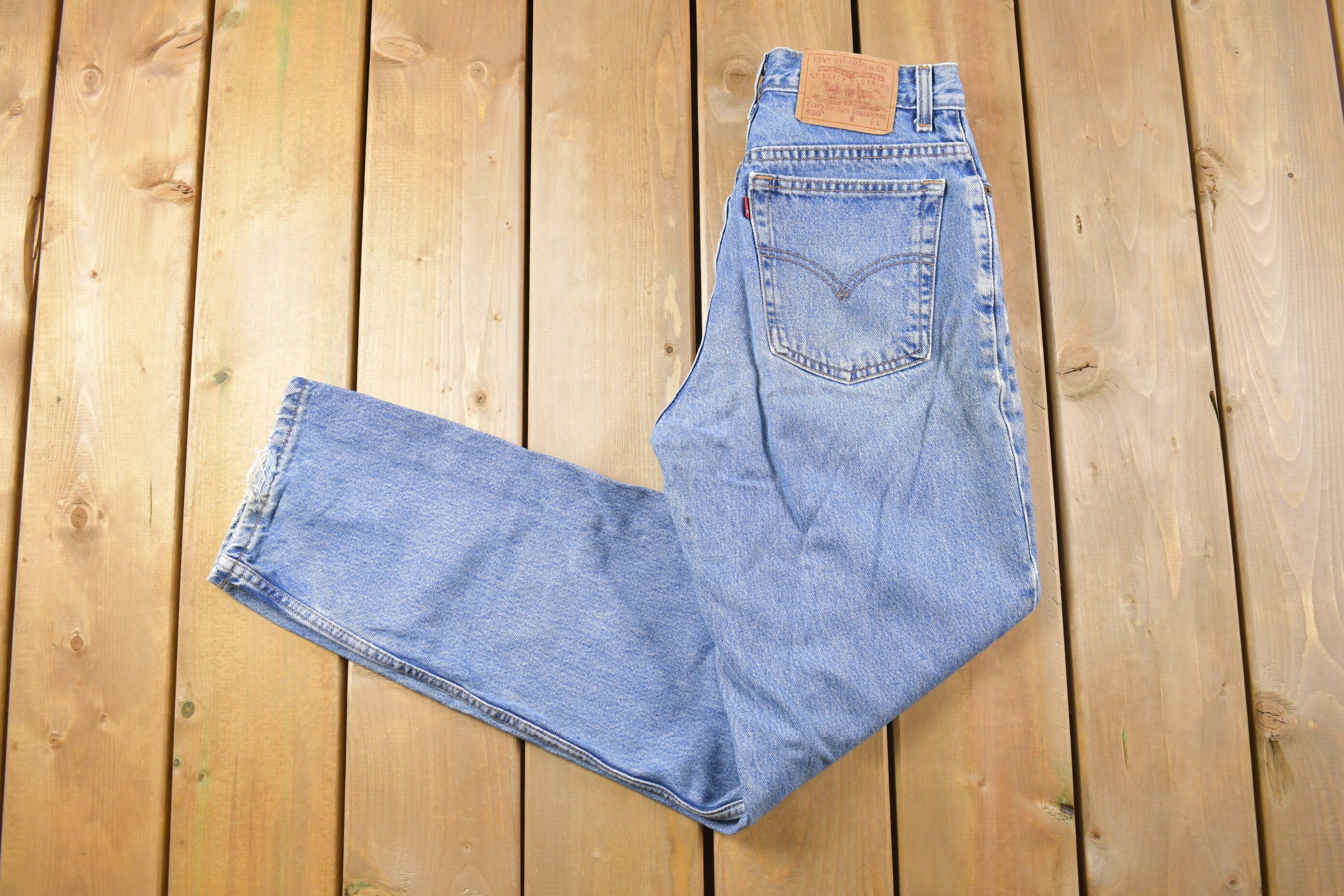Vintage 1990s Levi's 550 Red Tab Denim Jeans Size 28 x 31 / Vintage Denim / Streetwear / Vintage Denim / Jeans / Made In USA / Vintage Levis
