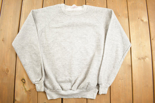 Vintage 1980s Grey World Pro Blank Crewneck Sweatshirt Size Small / 90s Crewneck / Made In Canada / Essential / Streetwear / 90s Blank