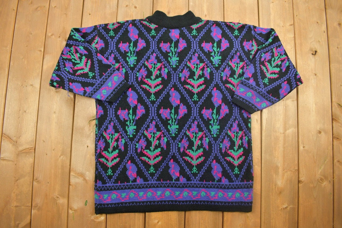 Vintage 1990s All Over Pattern Knitted Crewneck Sweater /