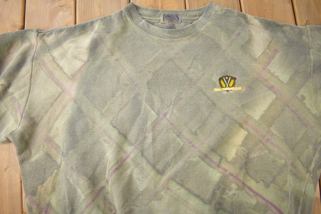 Vintage 1990s Larimore Golf Club Embroidered Crewneck Sweatshirt Made In USA