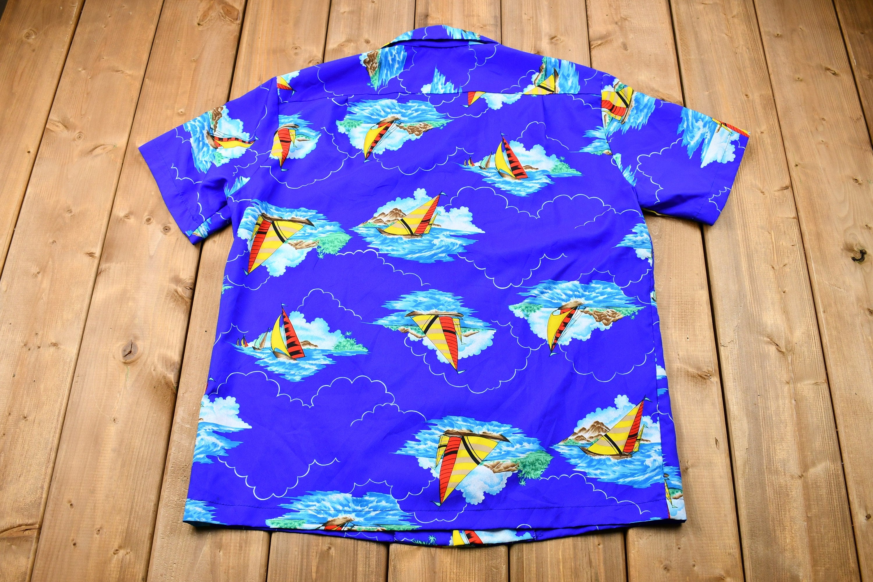 Vintage Late 1960s Hawaiian Button Up Shirt
