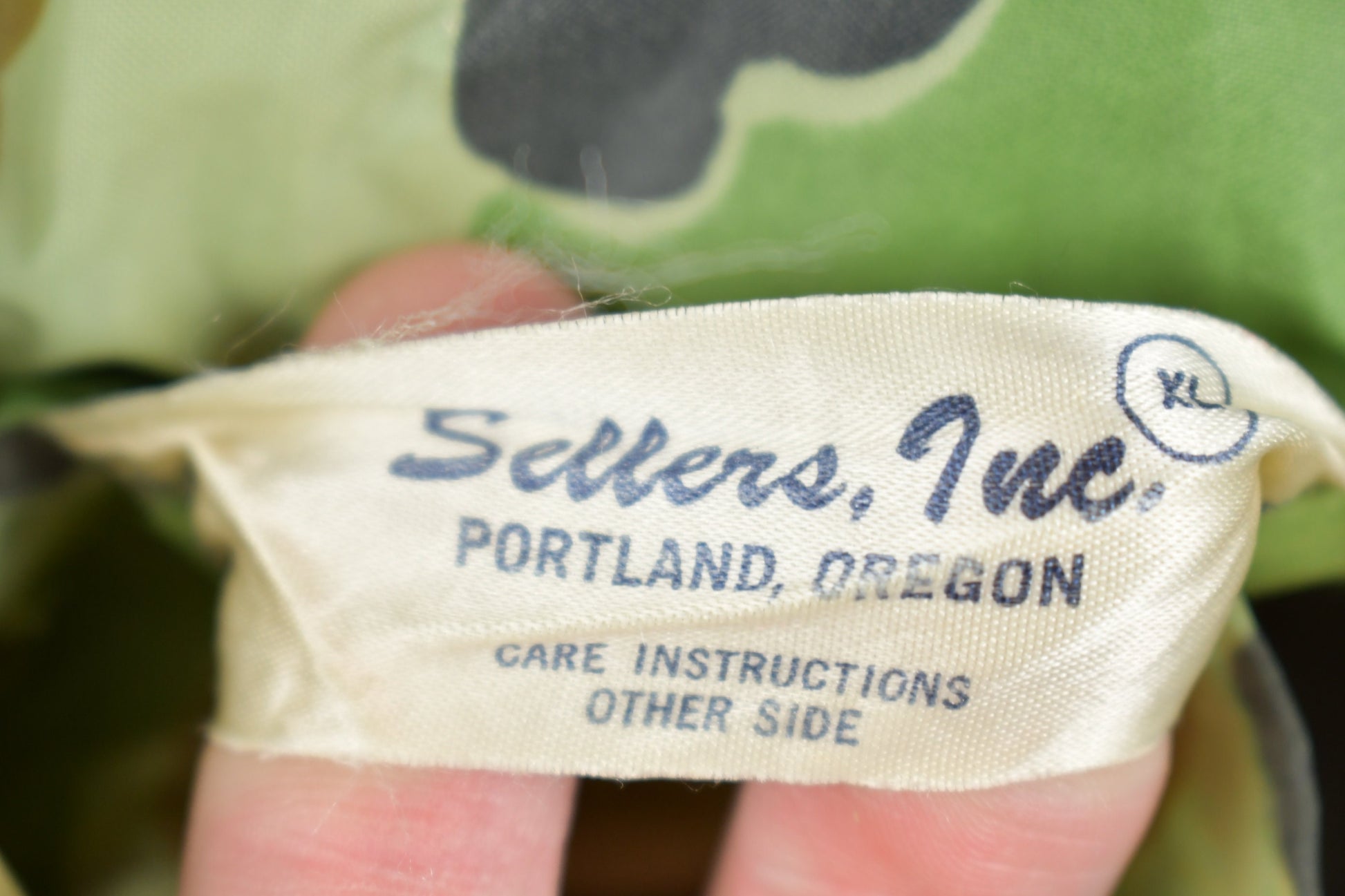 Vintage 1980s Sellers Inc Camo Windbreaker Jacket / Hunting Jacket / Rain Jacket / Streetwear / Light Jacket / Pride Zipper / Made in USA