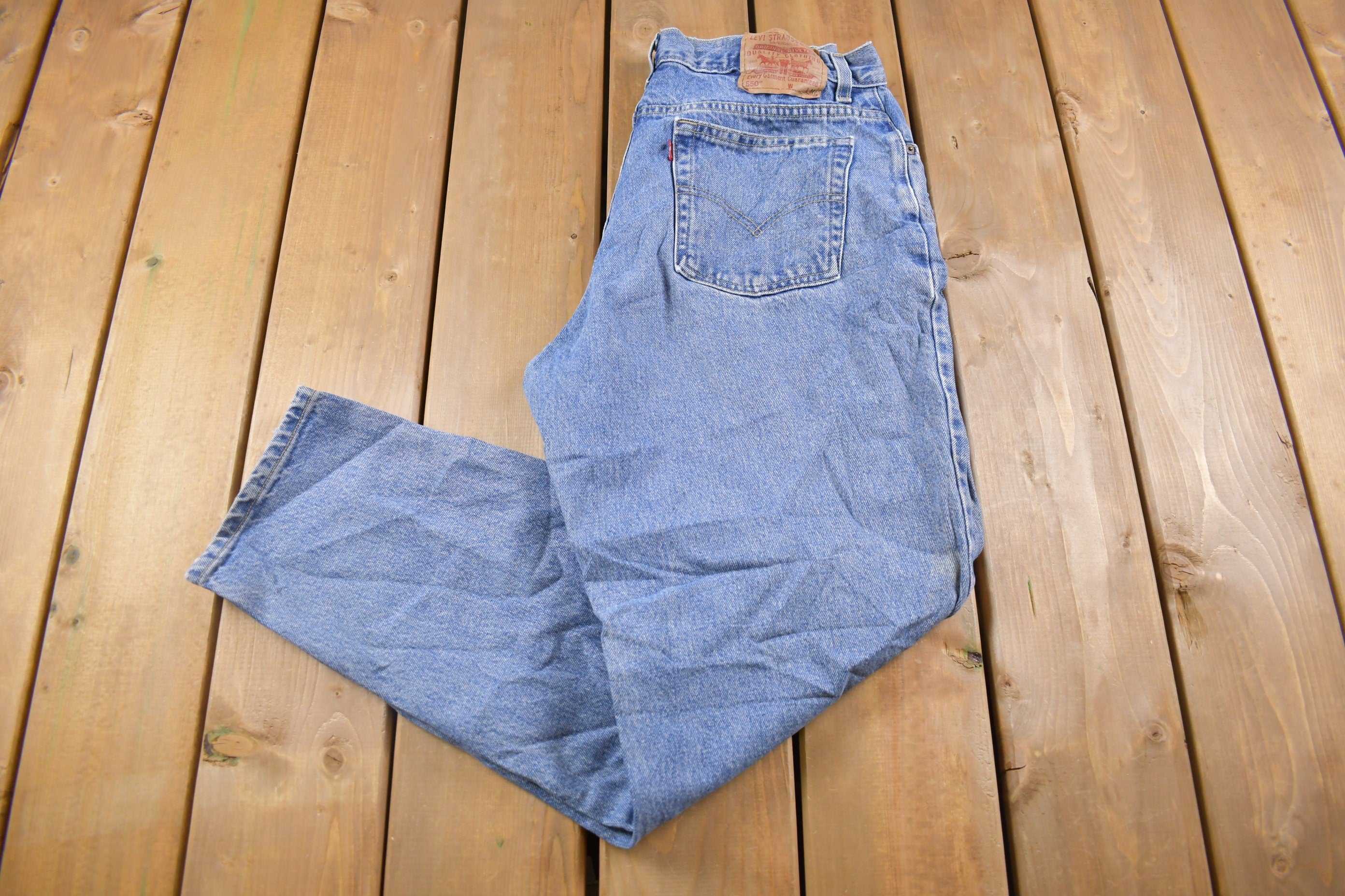 Vintage 1990s Levi's 550 Red Tab Jeans Size 32 x 30