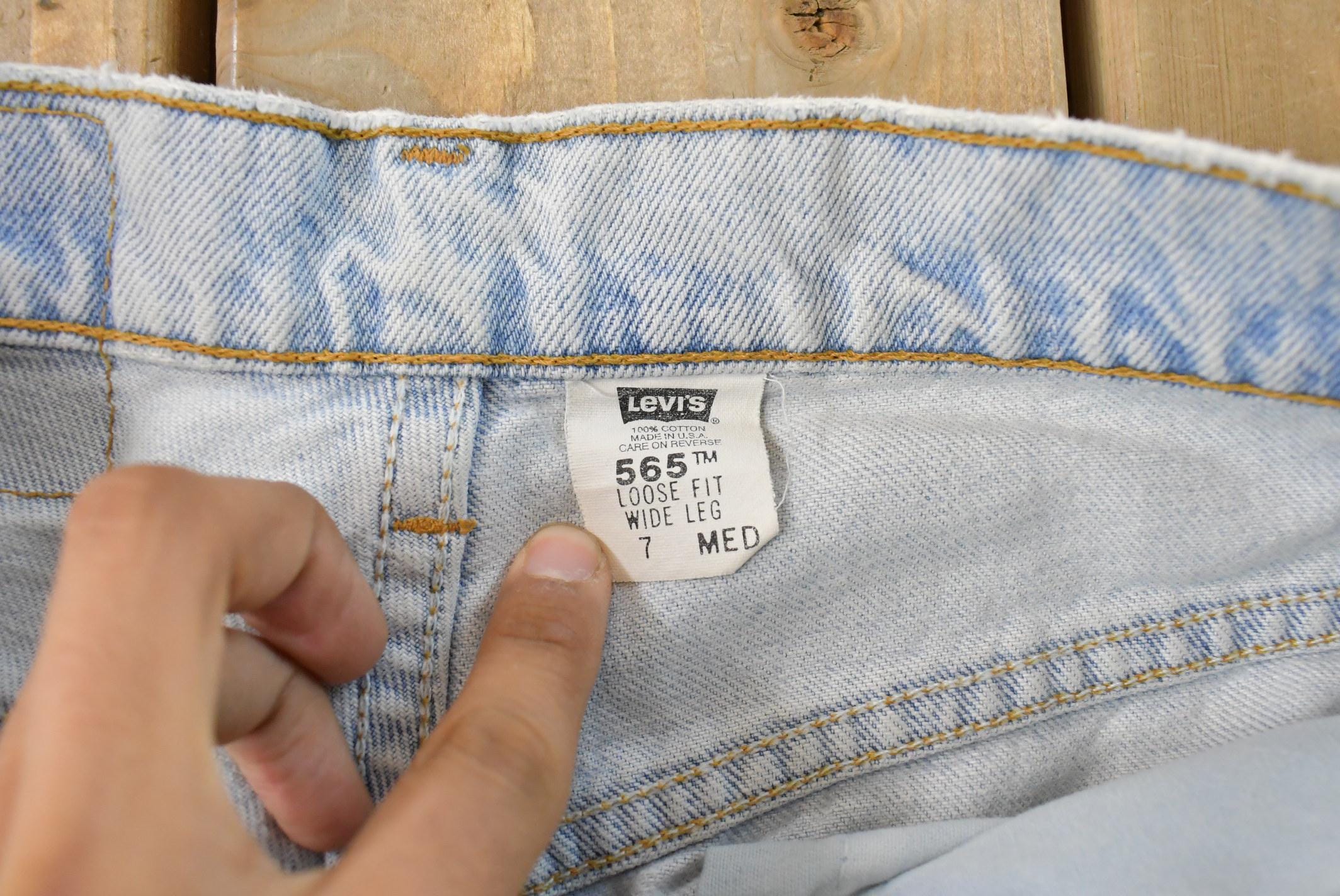 Vintage 1990s Levi's 565 Loose Wide Leg Denim Jeans Women's 28 x 31 / Light Wash / Vintage Denim / Made In USA / 90s Levi's / Distressed