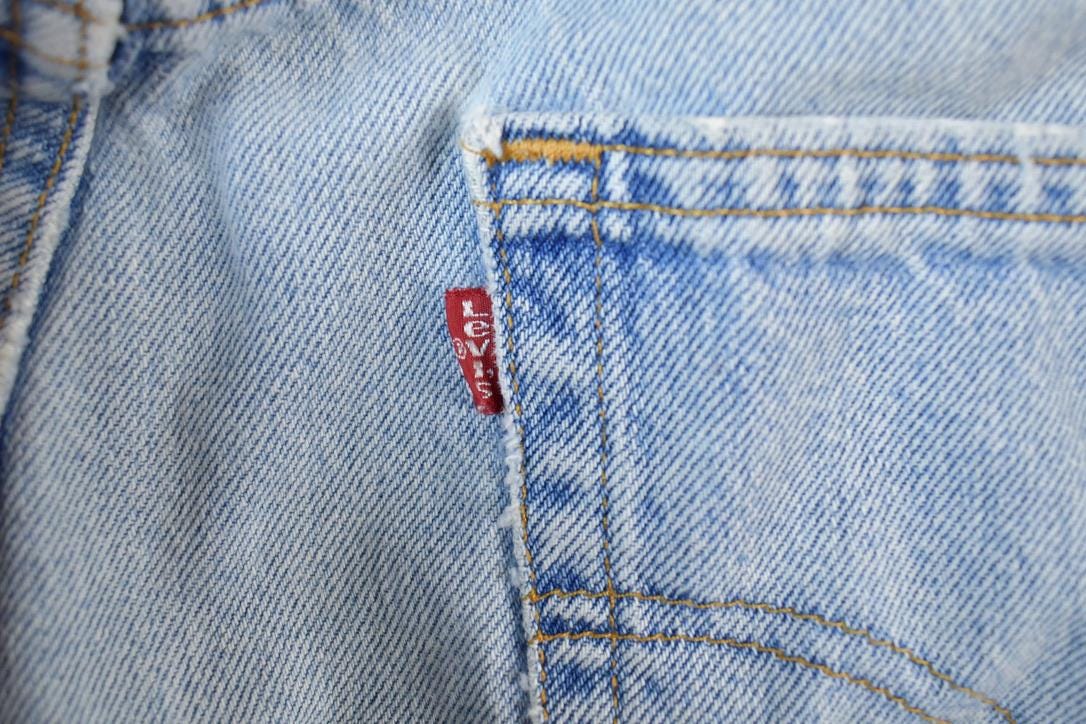 Vintage 1990s Levi Strauss Red Tab 505 Denim Jeans Size 36 x 30