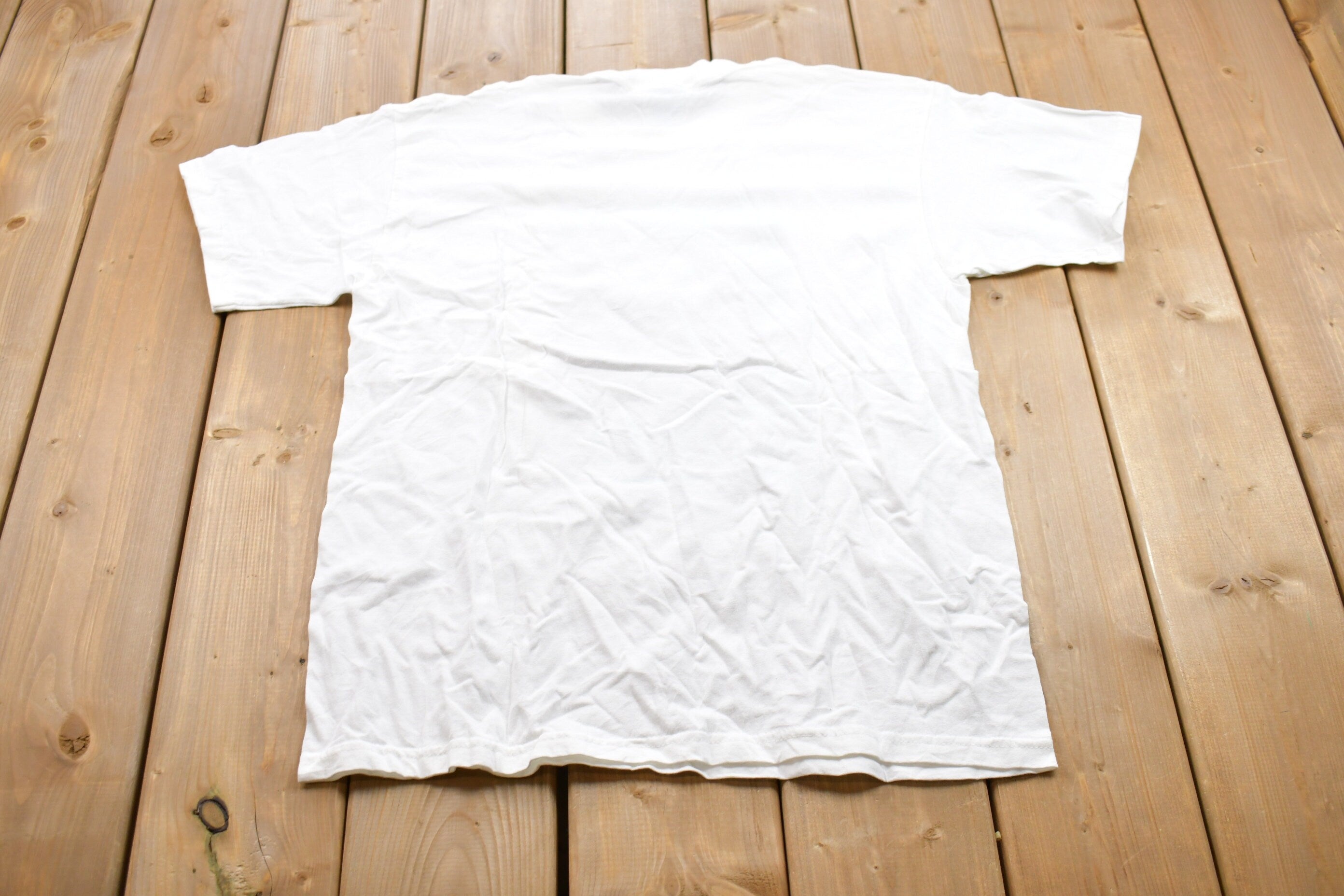 Vintage 2001 Noah's Arc Humane Society Graphic T-Shirt