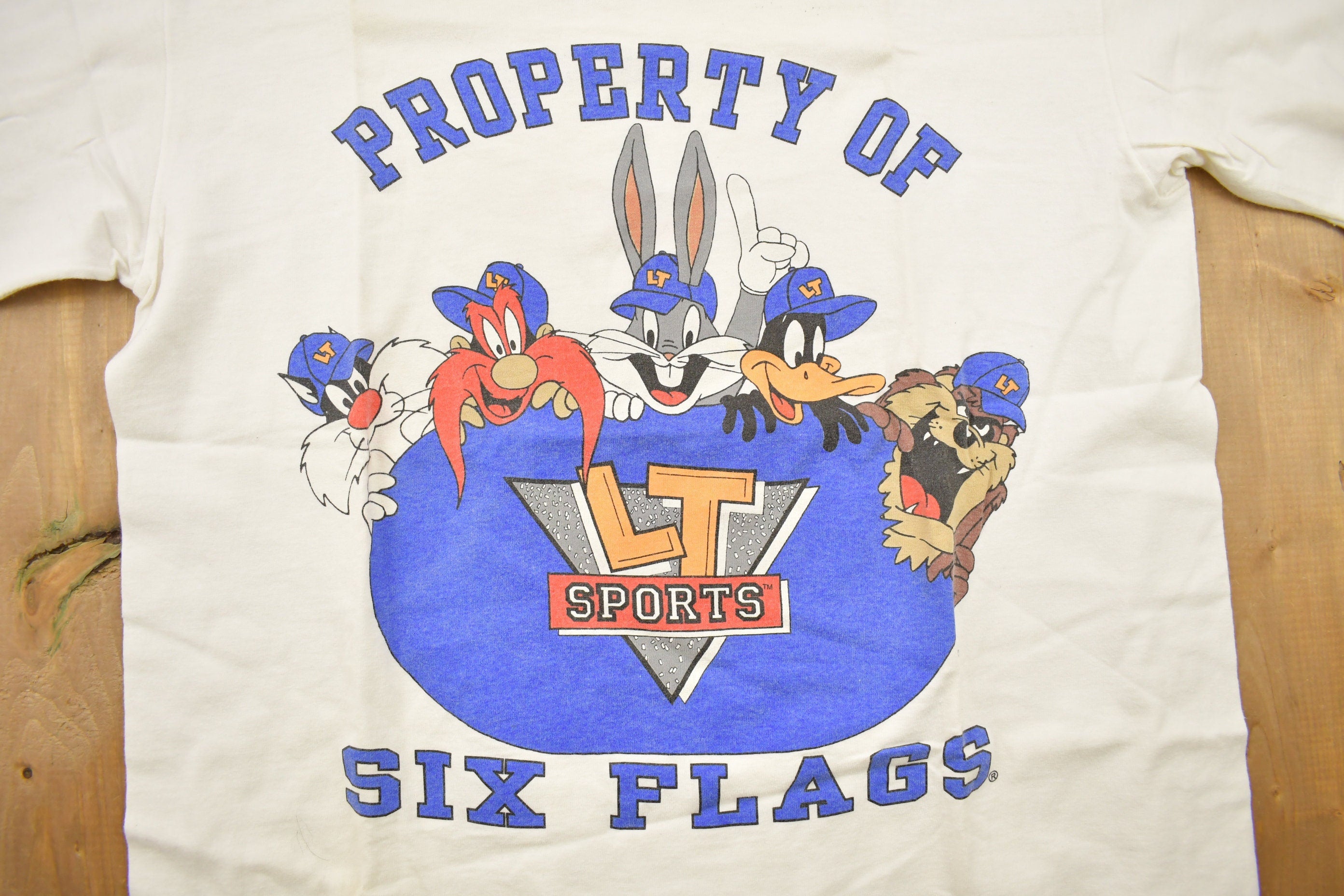Vintage 1992 Looney Tunes Property Of Six Flags Graphic T Shirt