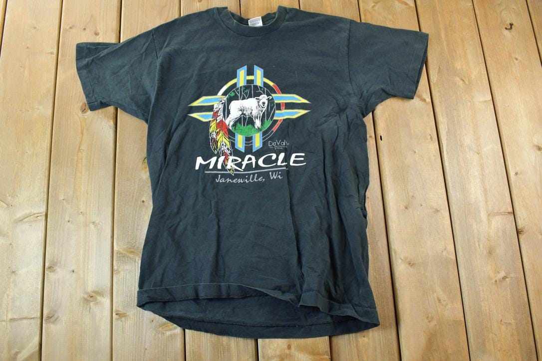 Vintage 1990s buffalo Miracle Western Souvenir T-Shirt